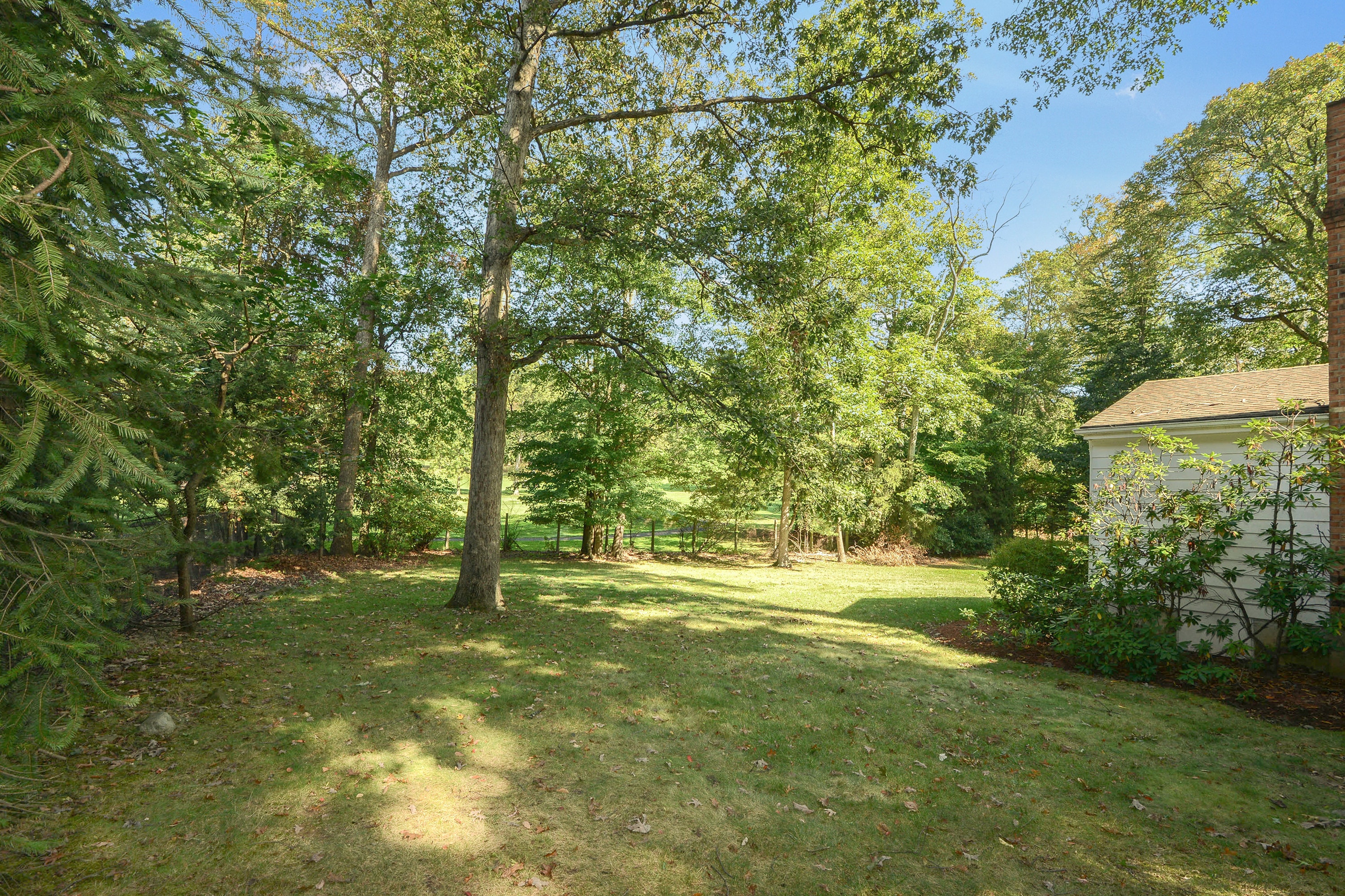 8 Duck Pond Road