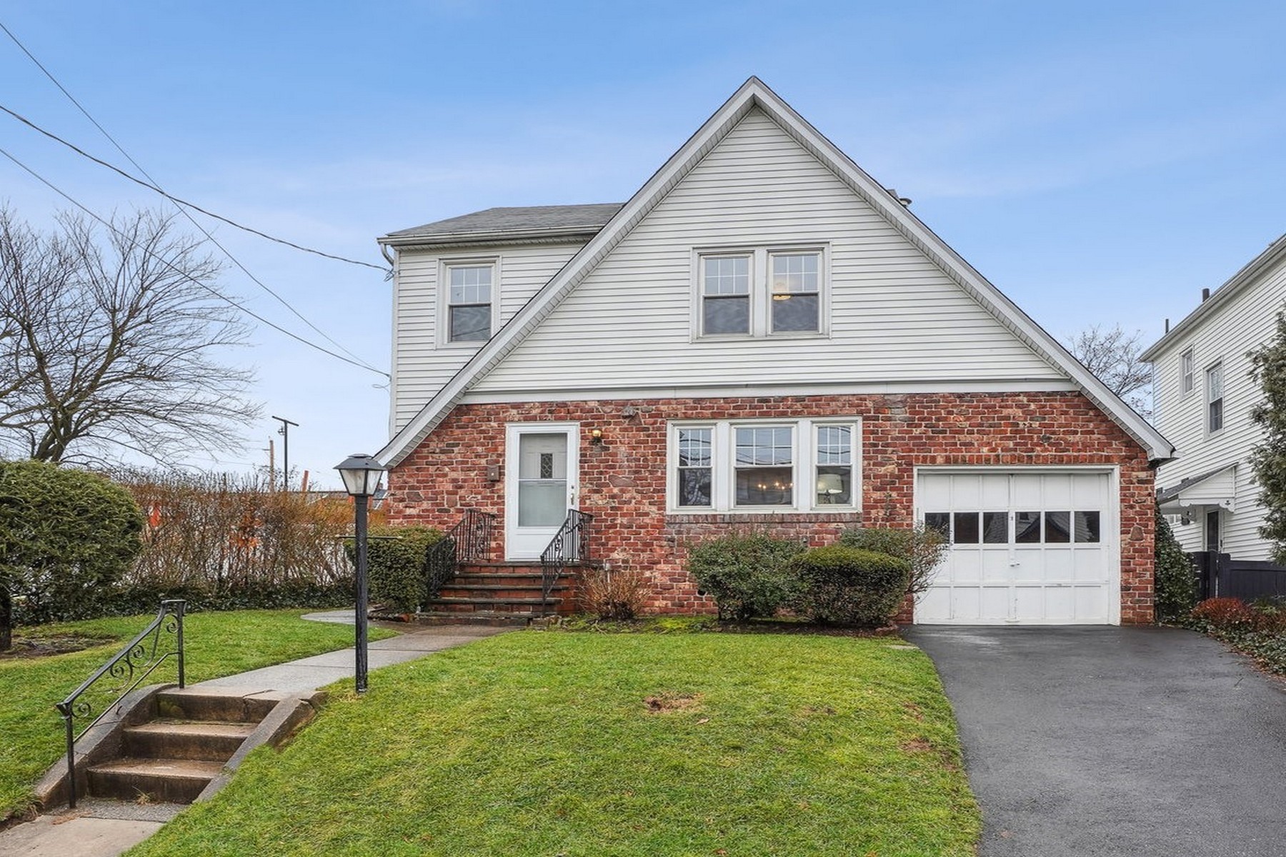 10 Mountain Avenue 