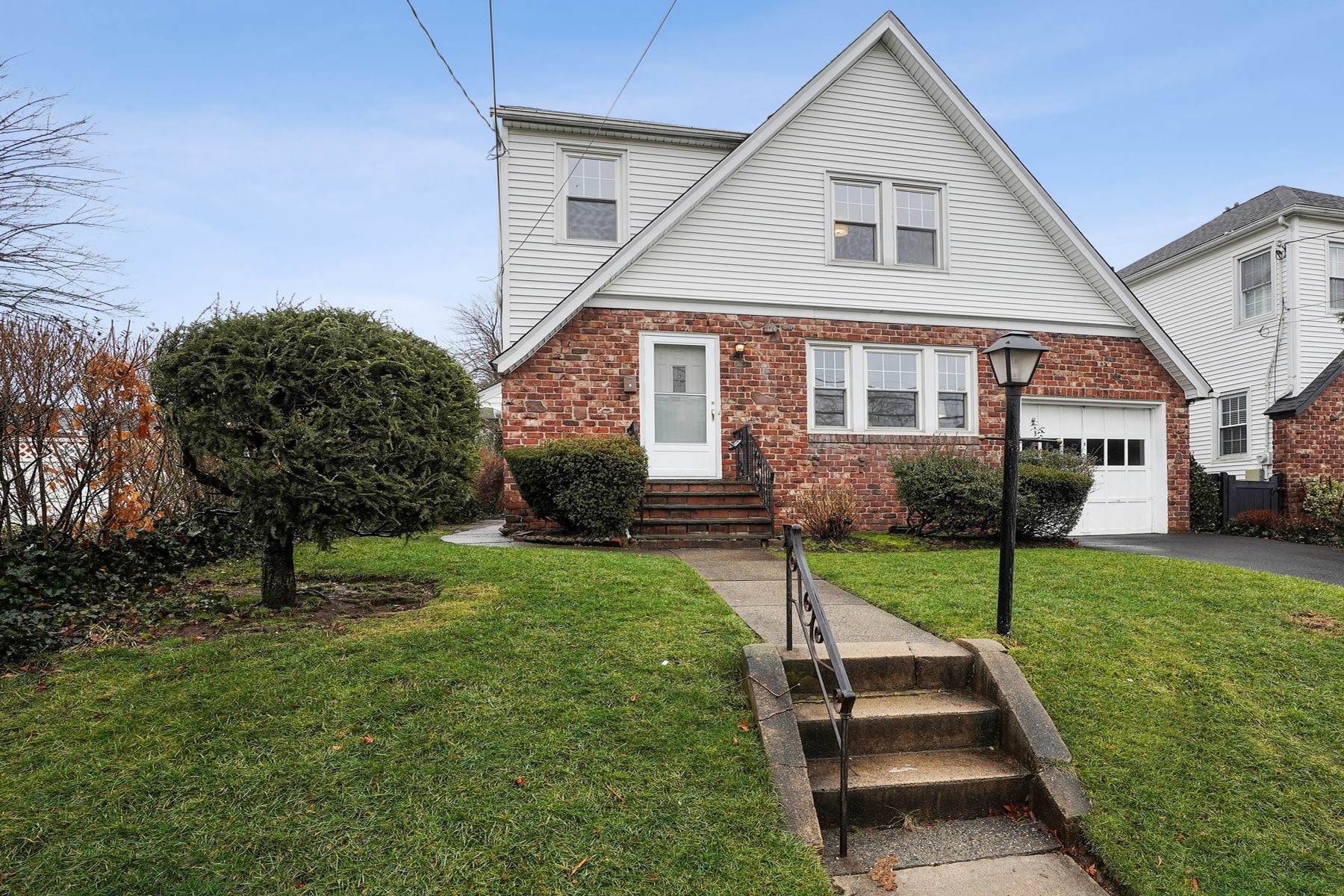 10 Mountain Avenue 