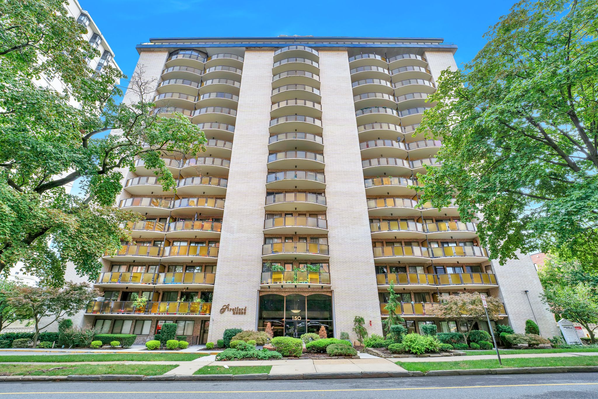 150 Overlook Avenue Unit# 4J