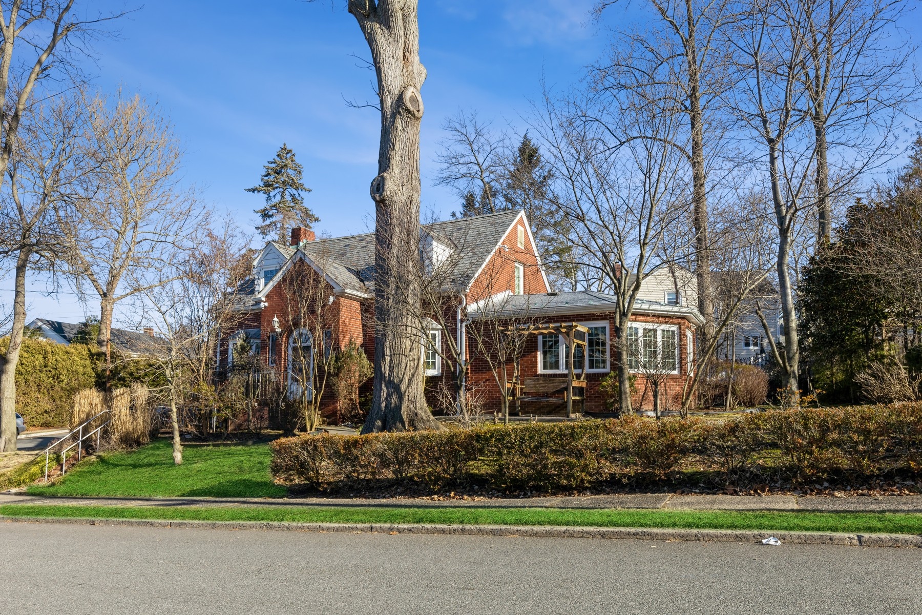 139 Edgemont Place