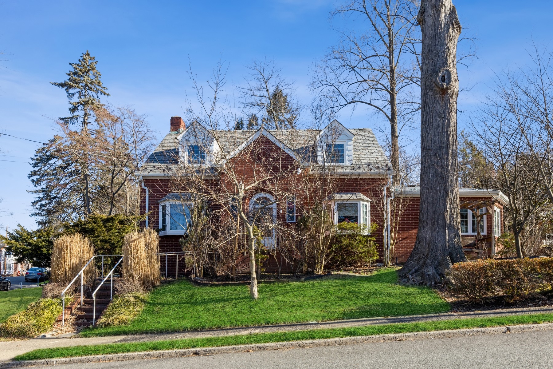 139 Edgemont Place