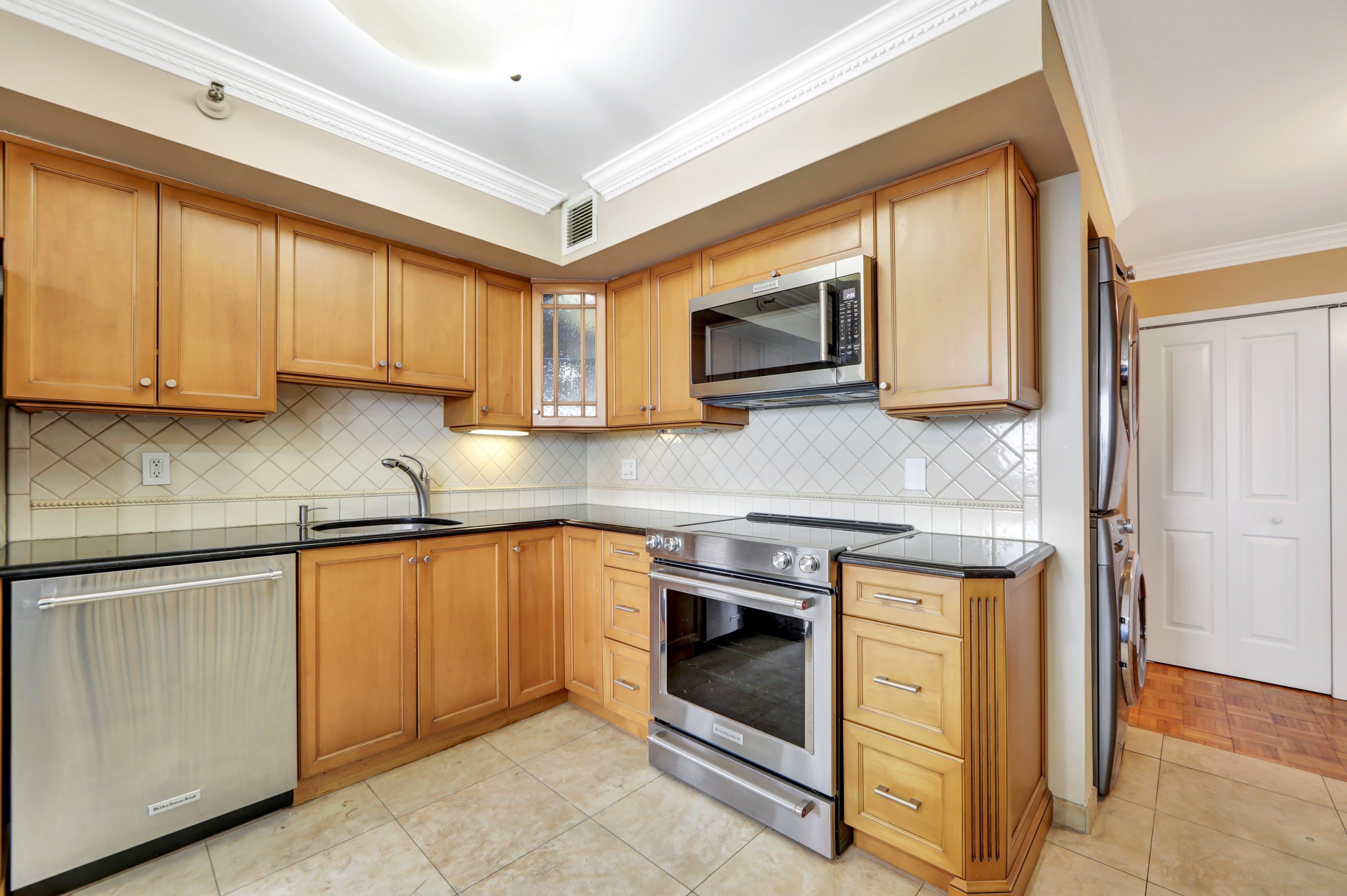 1265 15th Street Unit# 11J