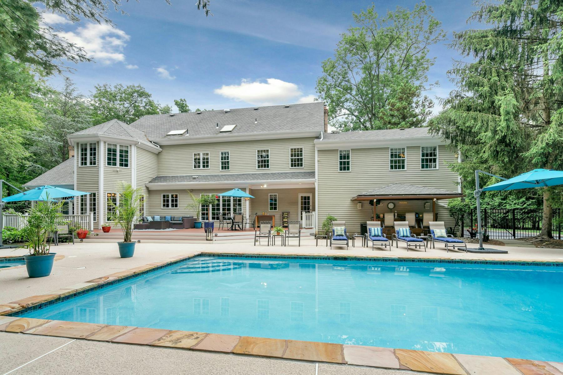 1 Spruce Hollow Road 