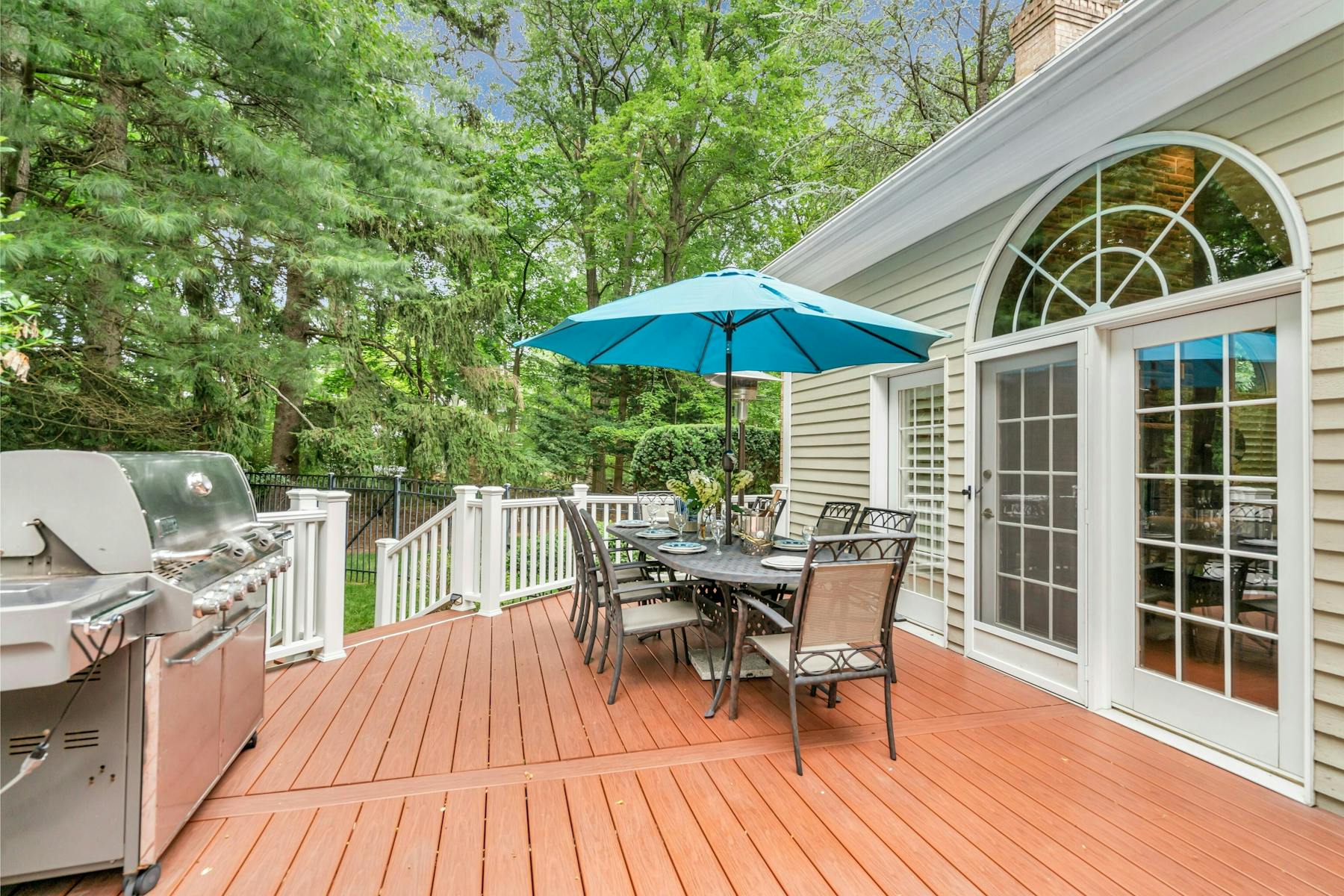 1 Spruce Hollow Road 