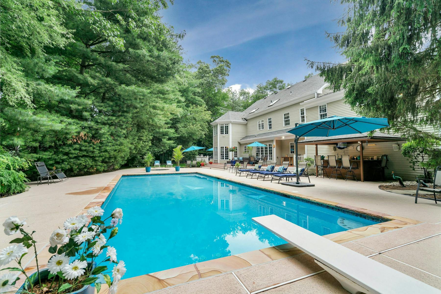 1 Spruce Hollow Road 