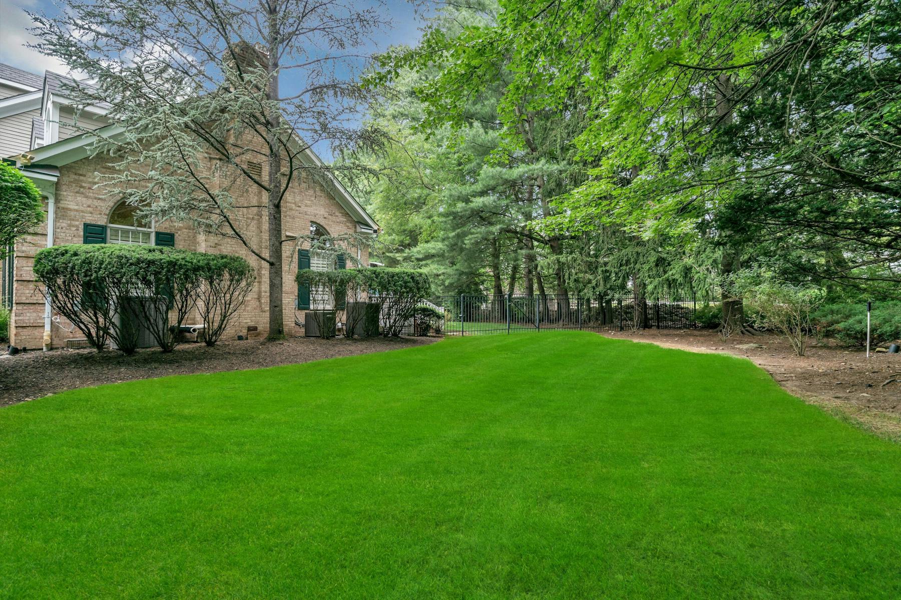 1 Spruce Hollow Road 