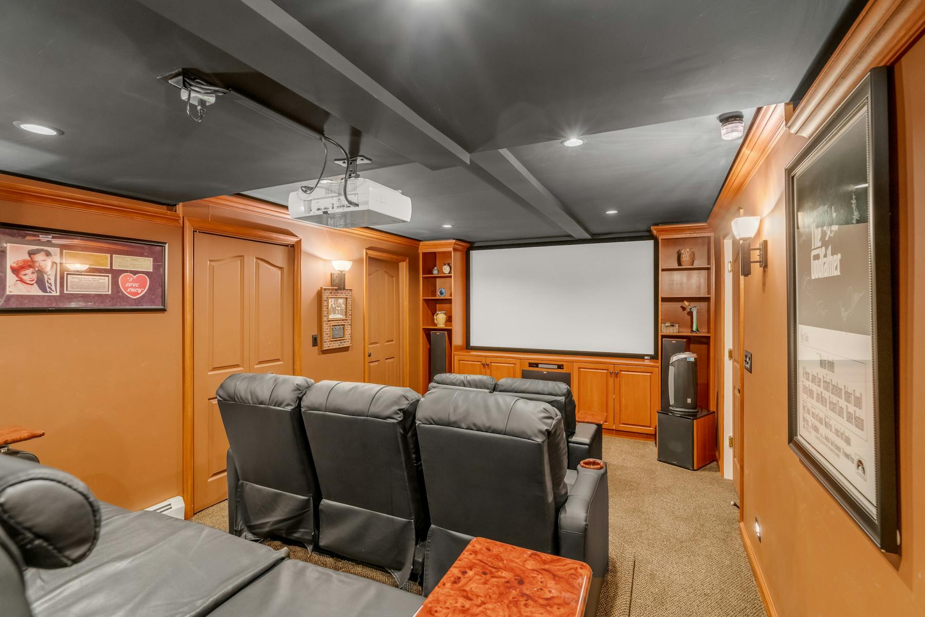 1 Spruce Hollow Road 