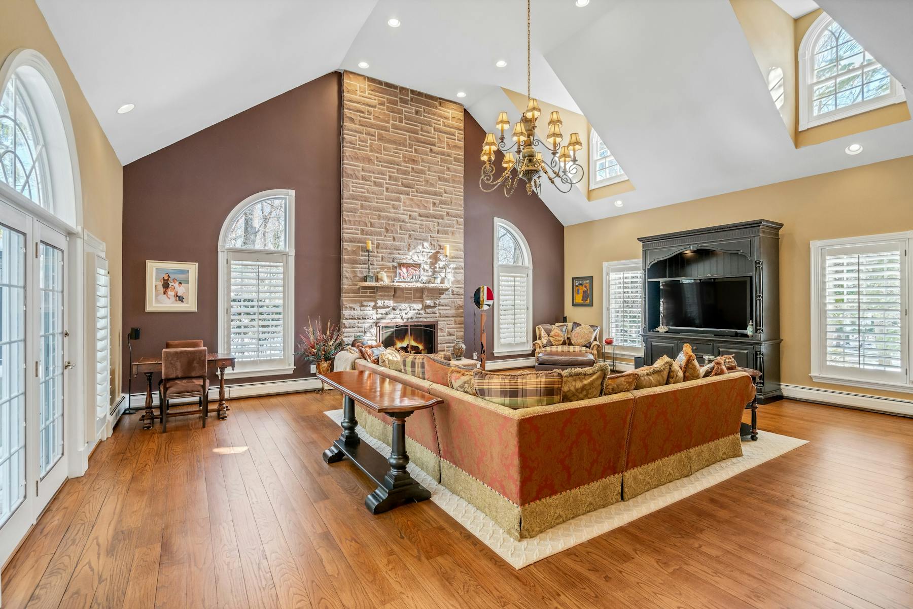 1 Spruce Hollow Road 