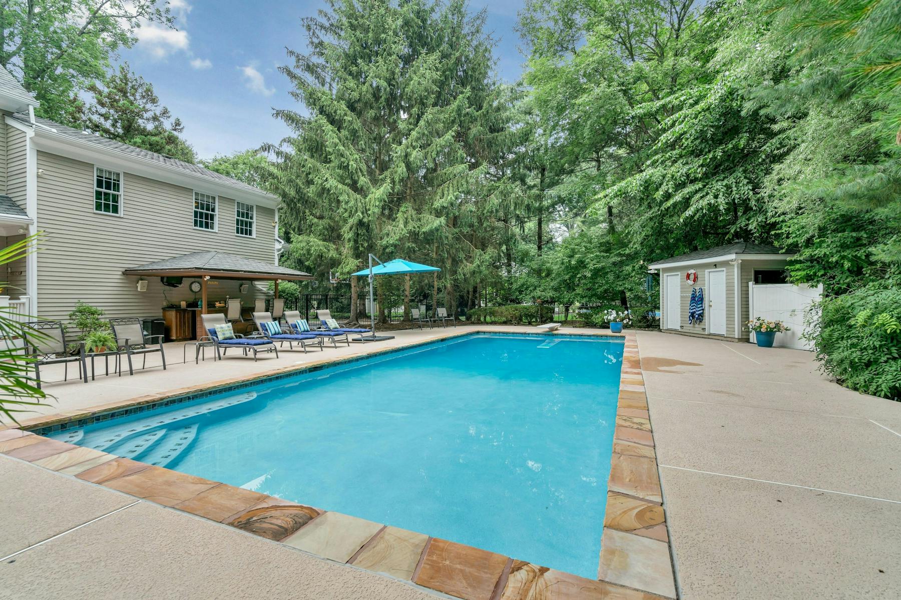 1 Spruce Hollow Road 