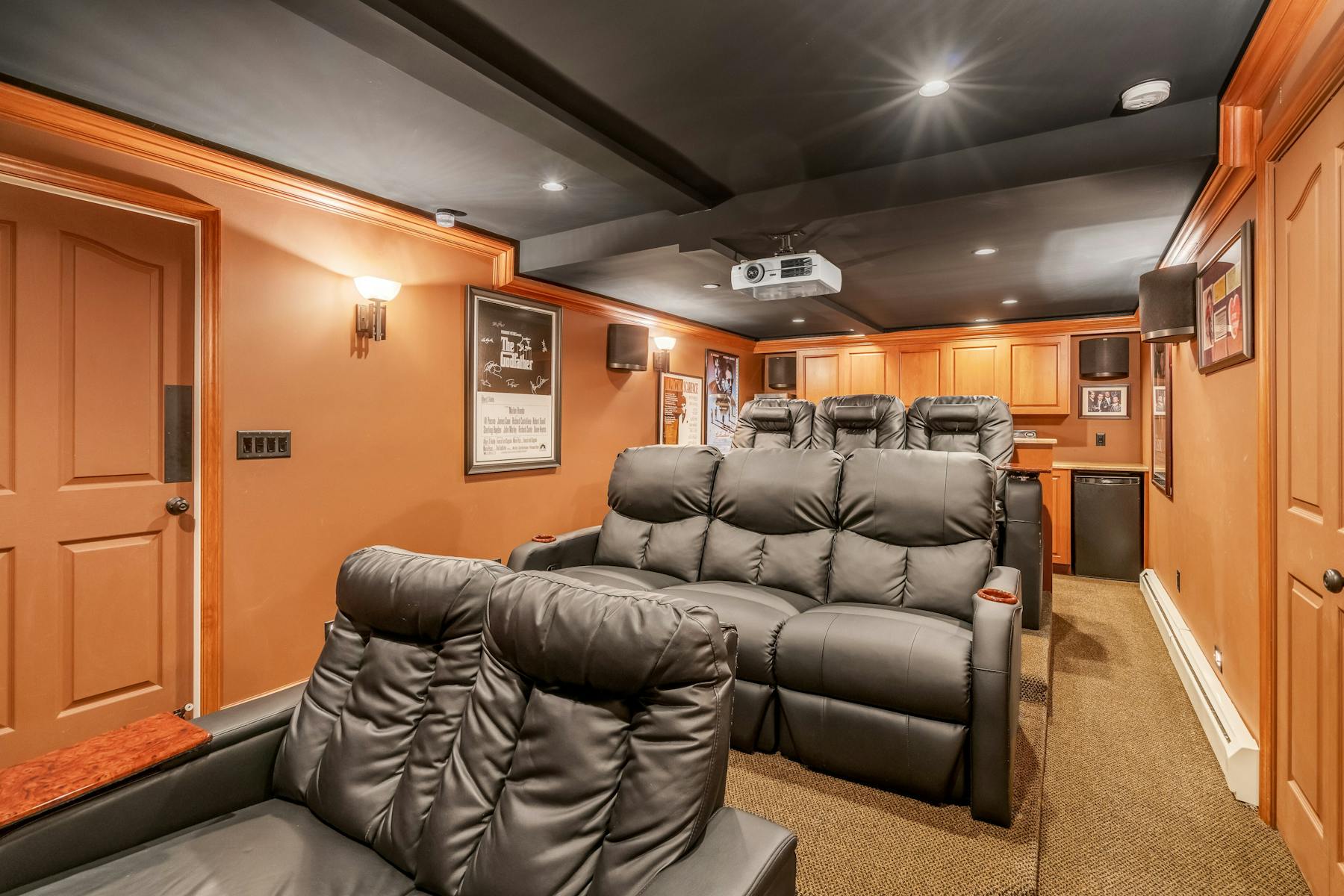1 Spruce Hollow Road 