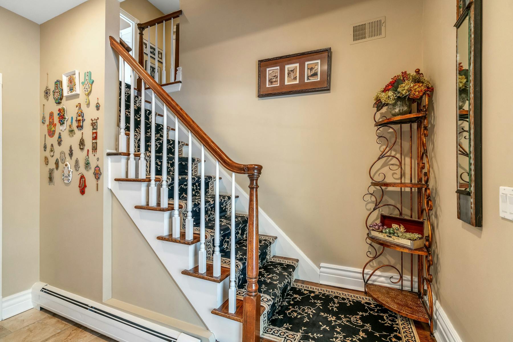 1 Spruce Hollow Road 