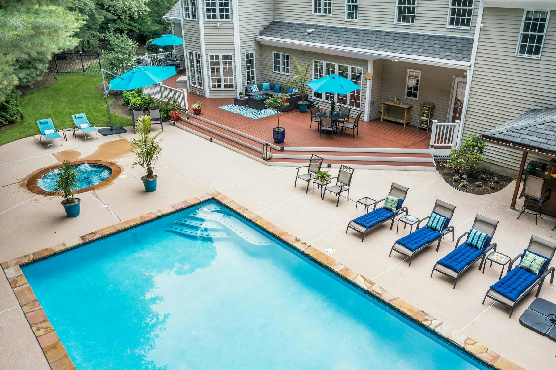 1 Spruce Hollow Road 