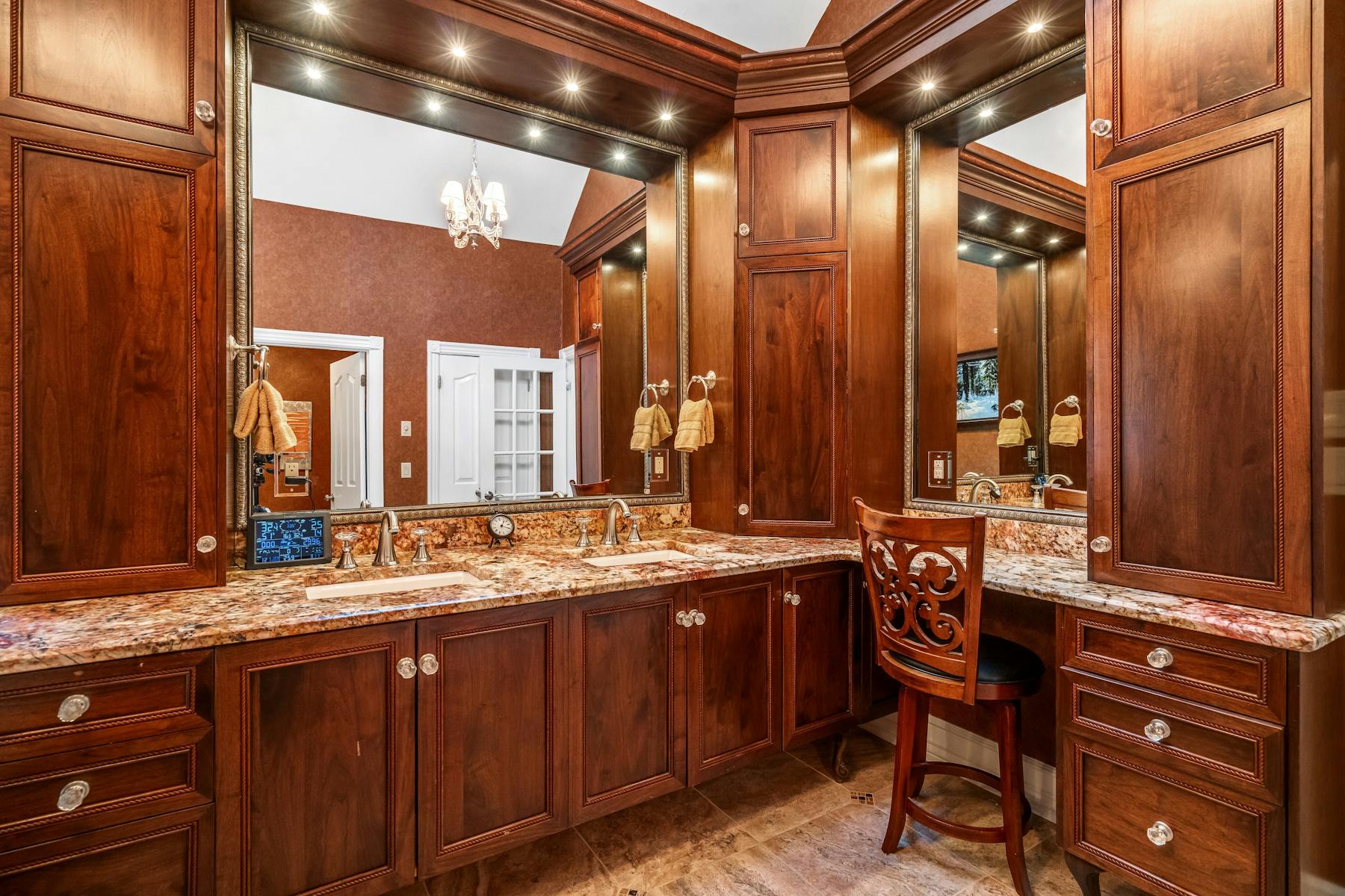 1 Spruce Hollow Road 