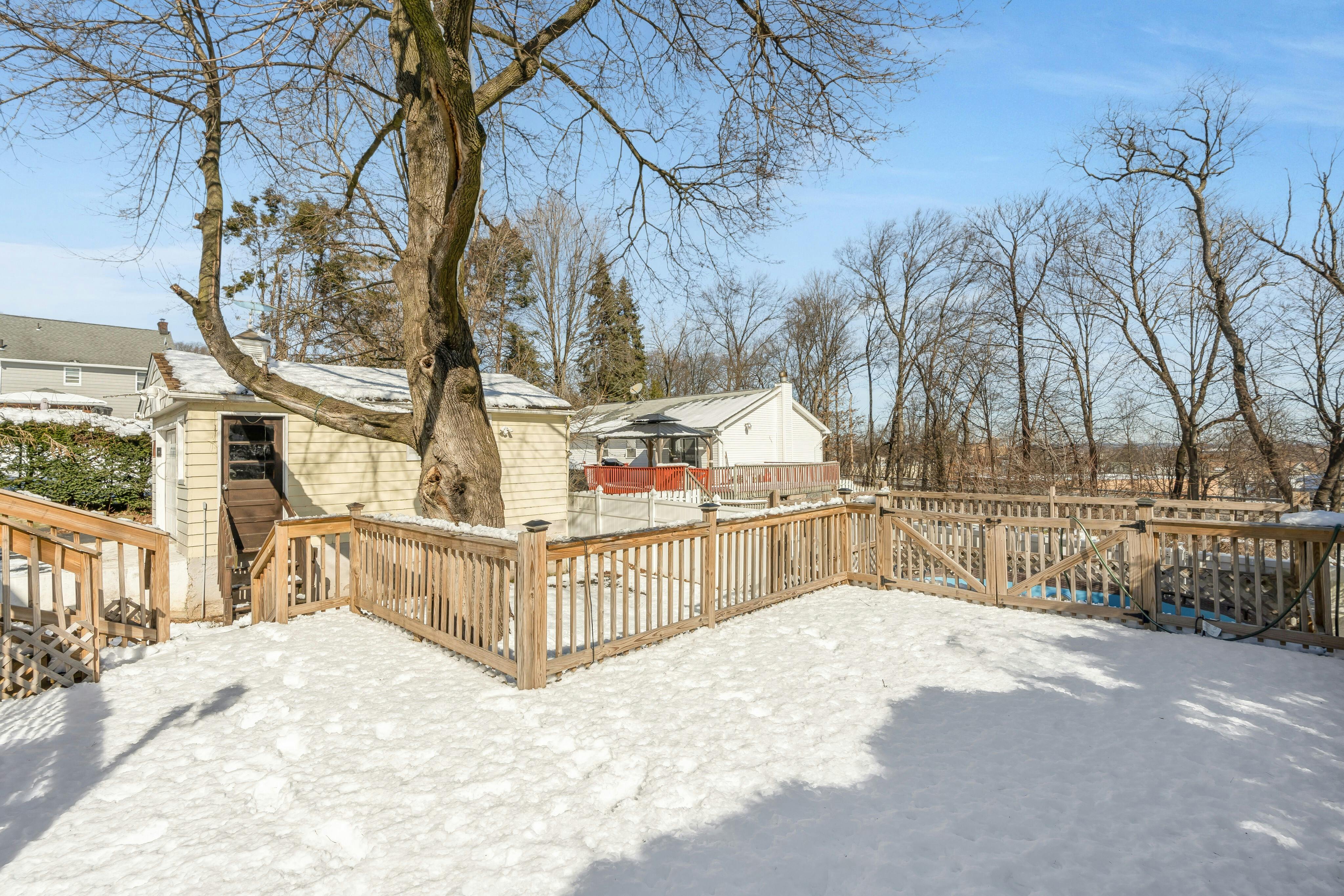 38 Dumont Avenue 