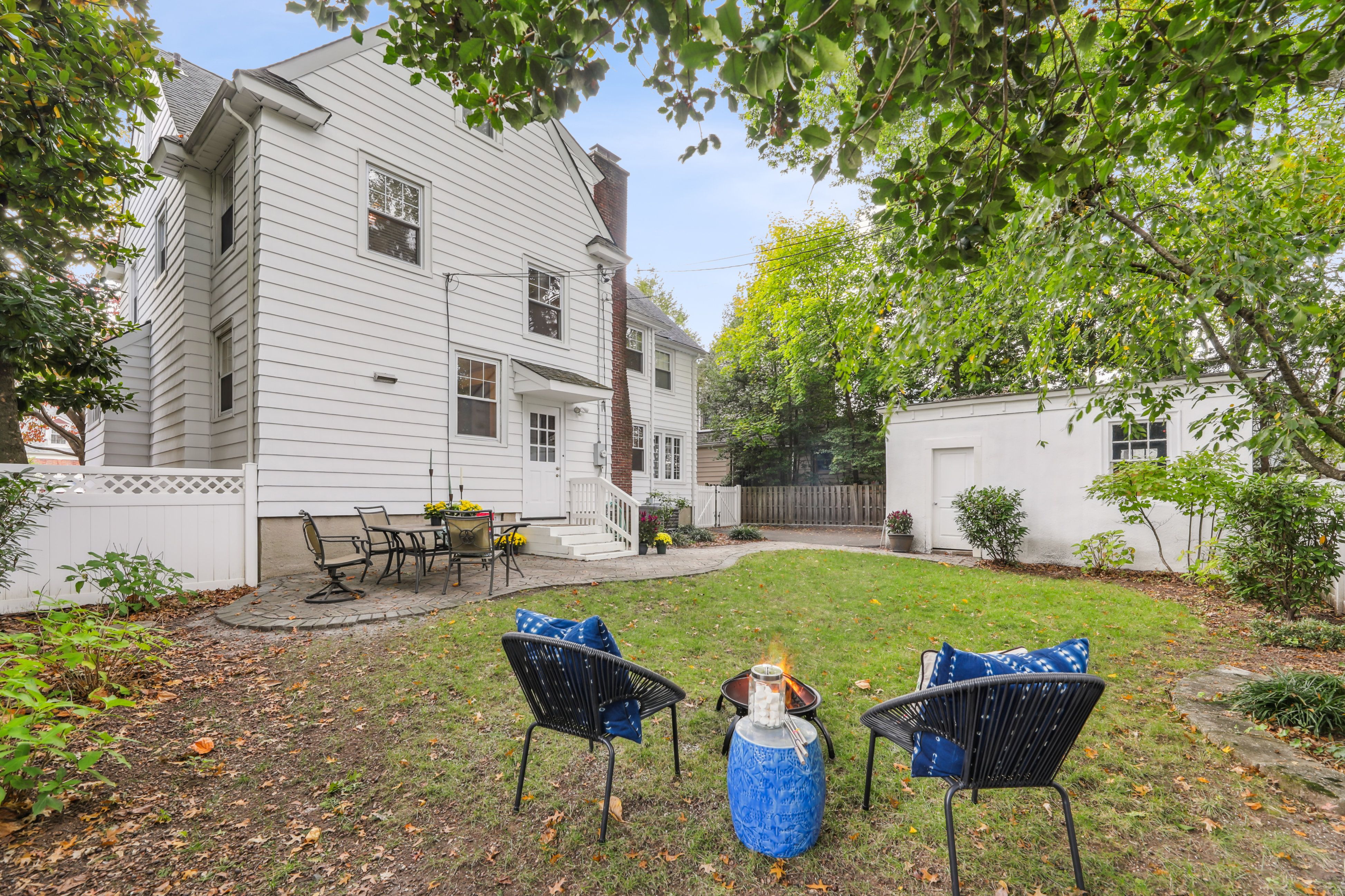 10 Vera Place 