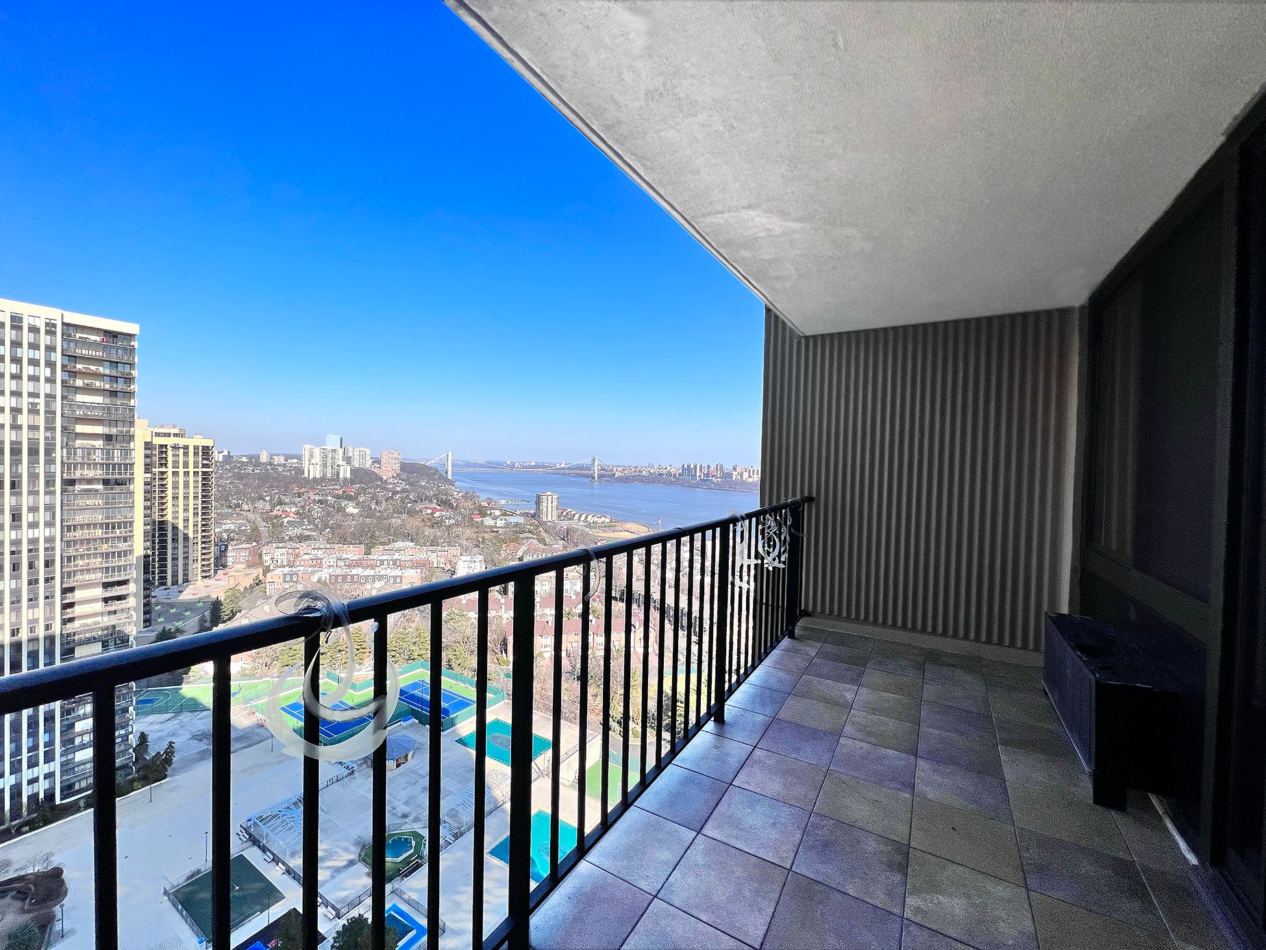 200 Winston Drive Unit# 2307