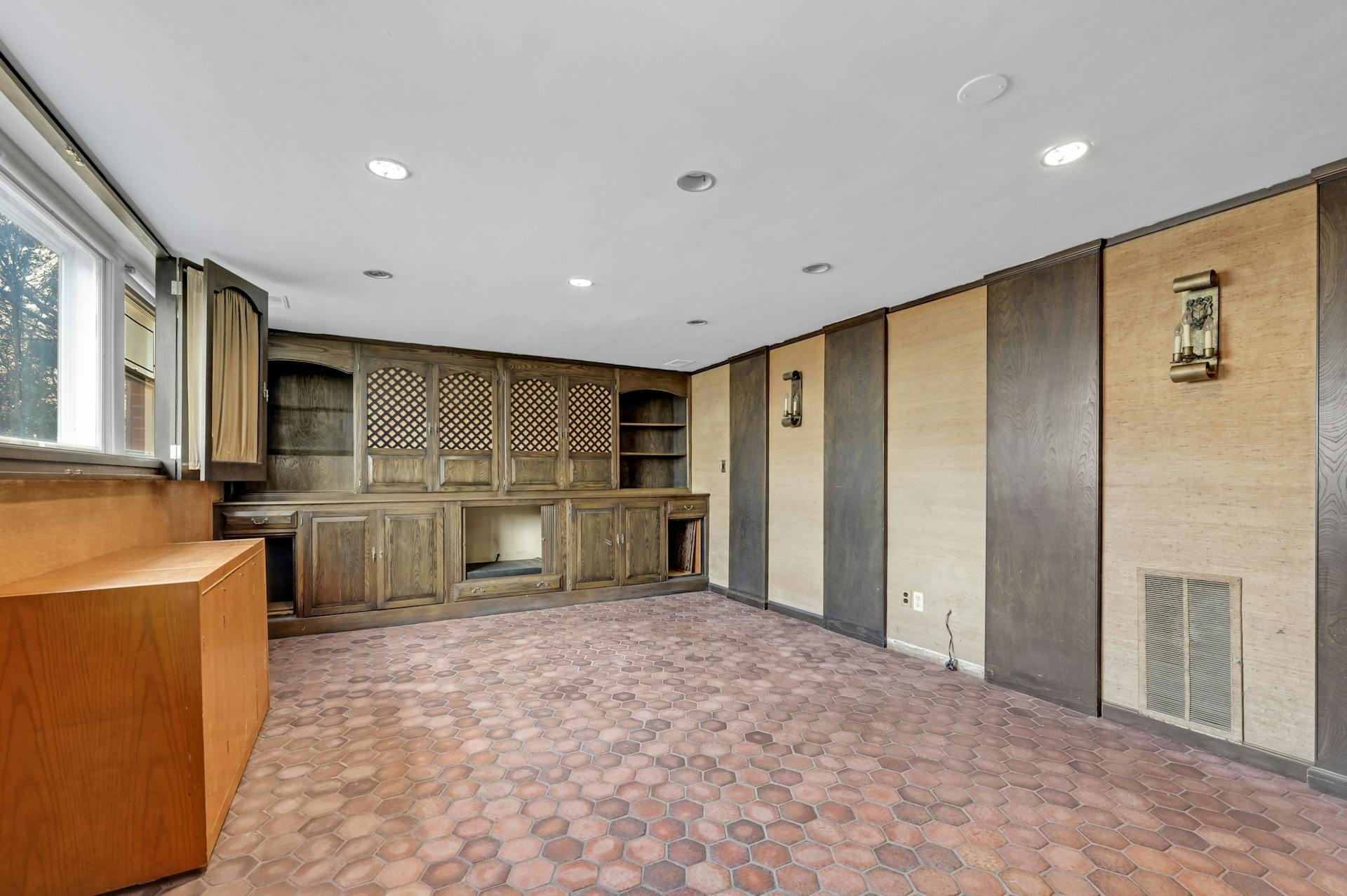 813 Columbus Drive