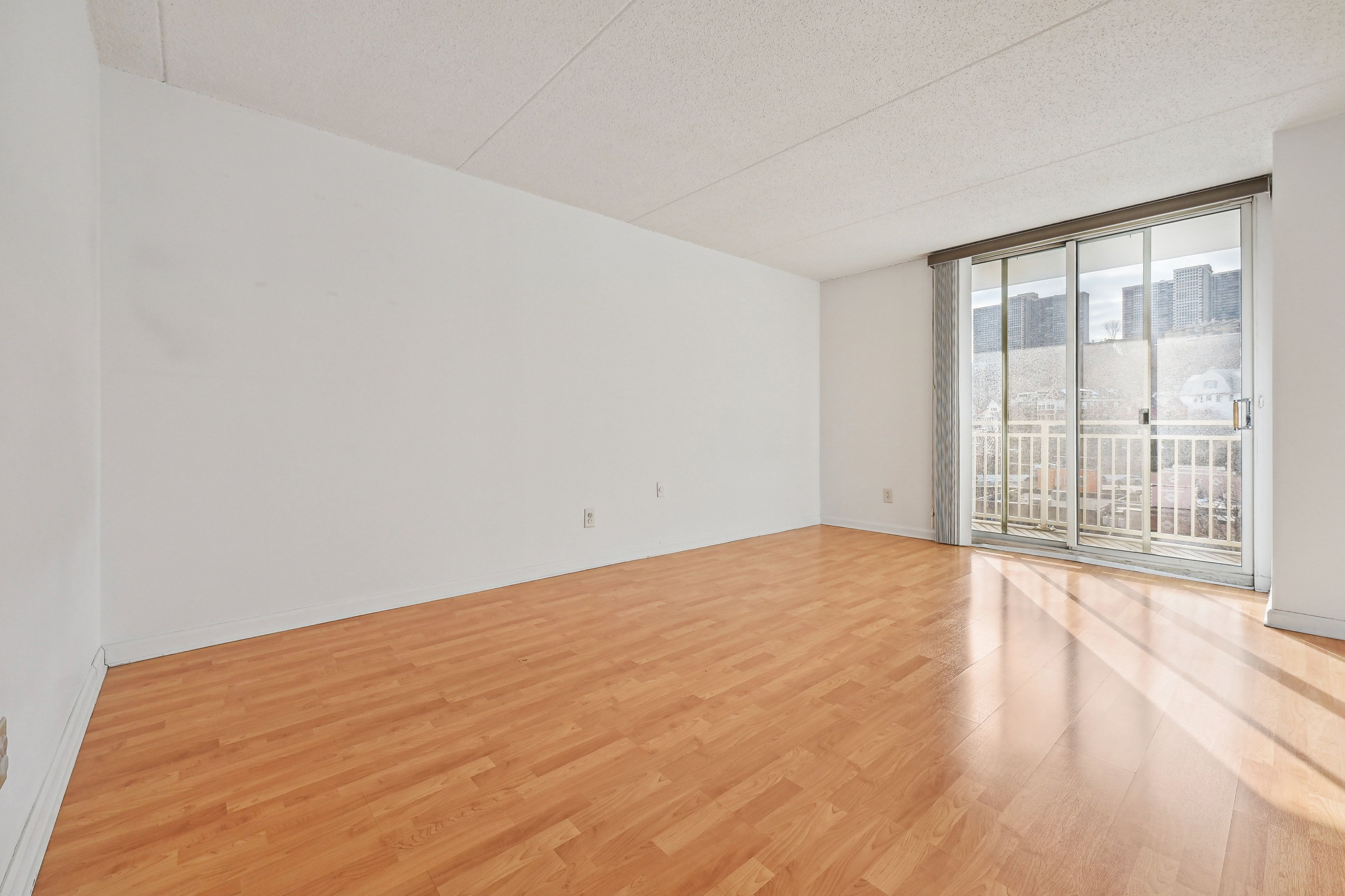 1077 River Road Unit# 706