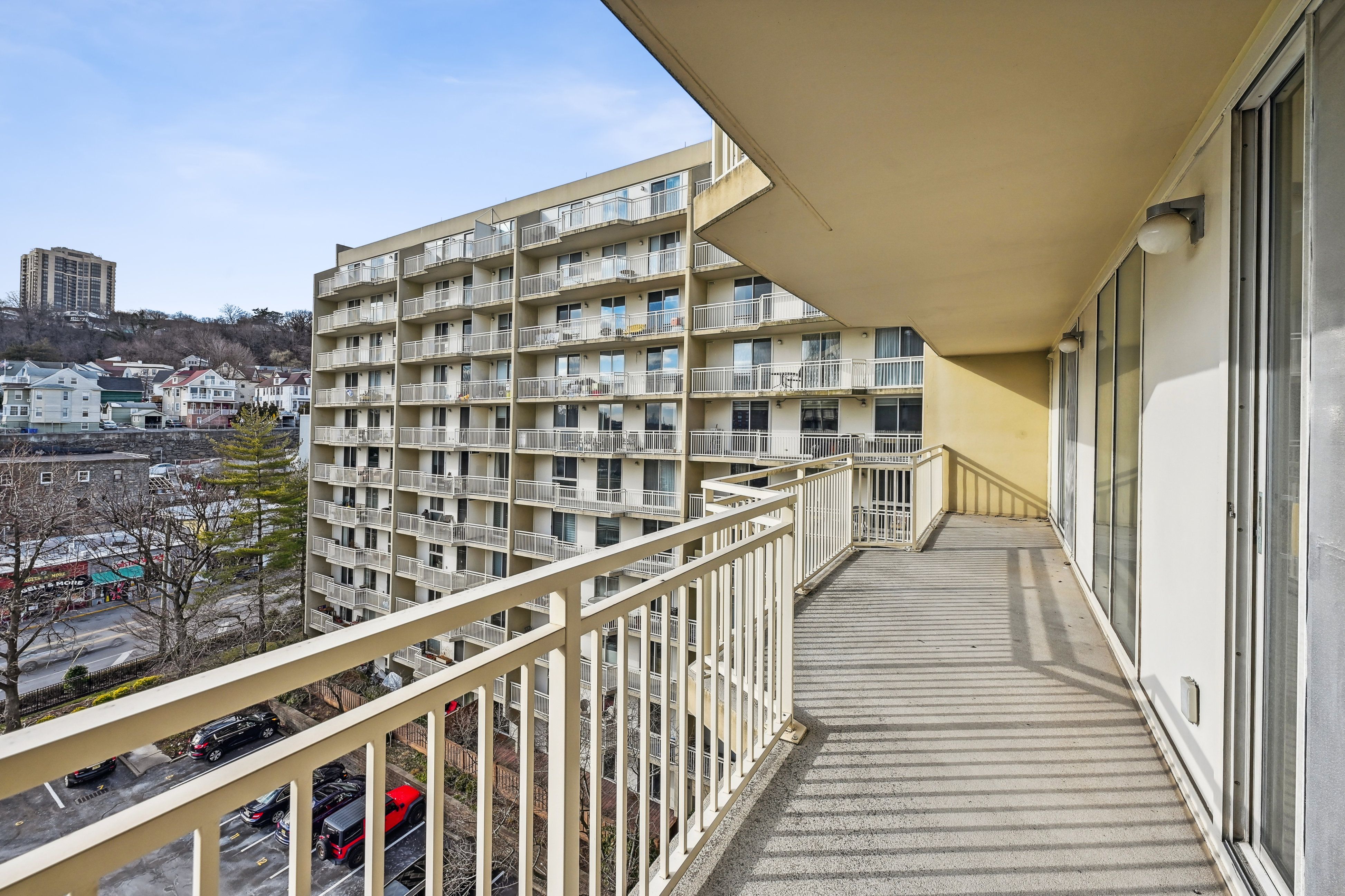 1077 River Road Unit# 706