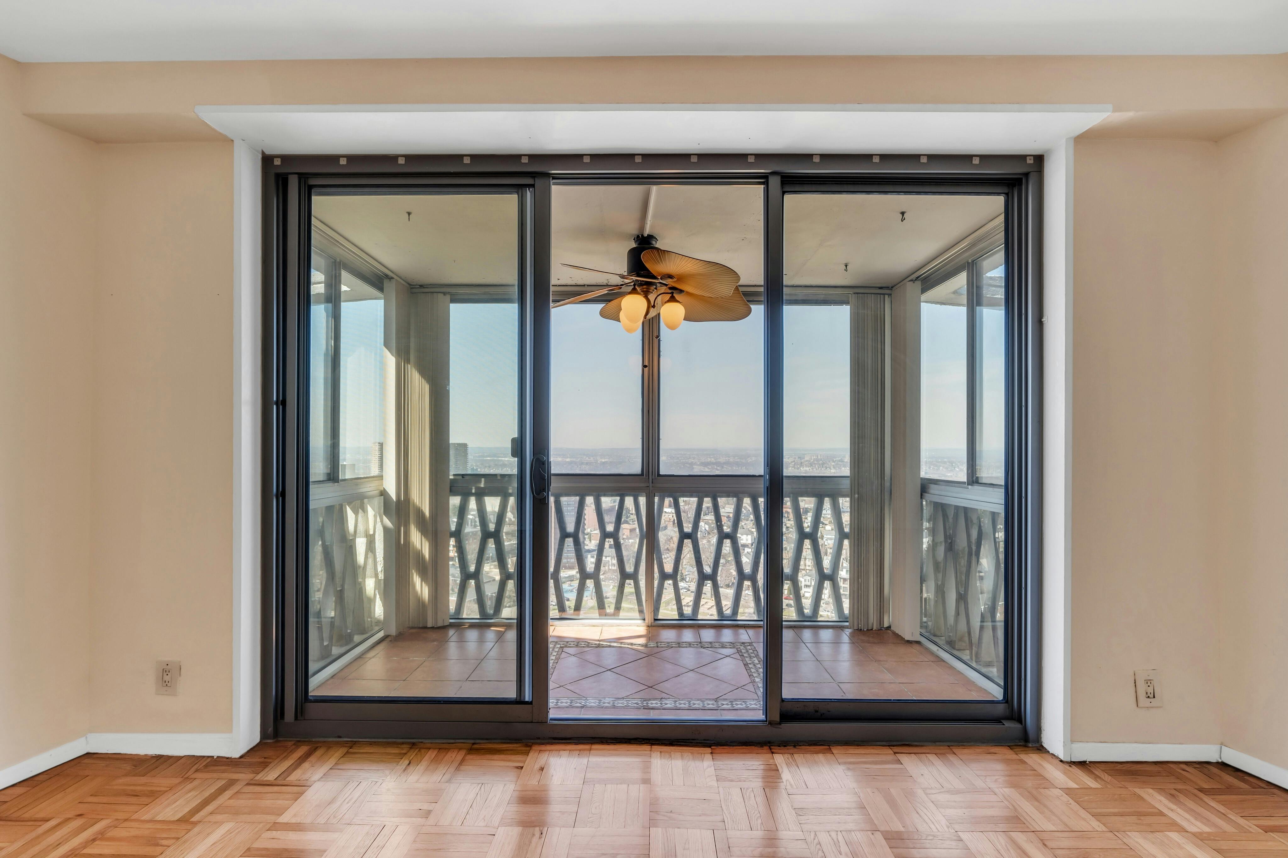 2100 Linwood Avenue Unit# 23E
