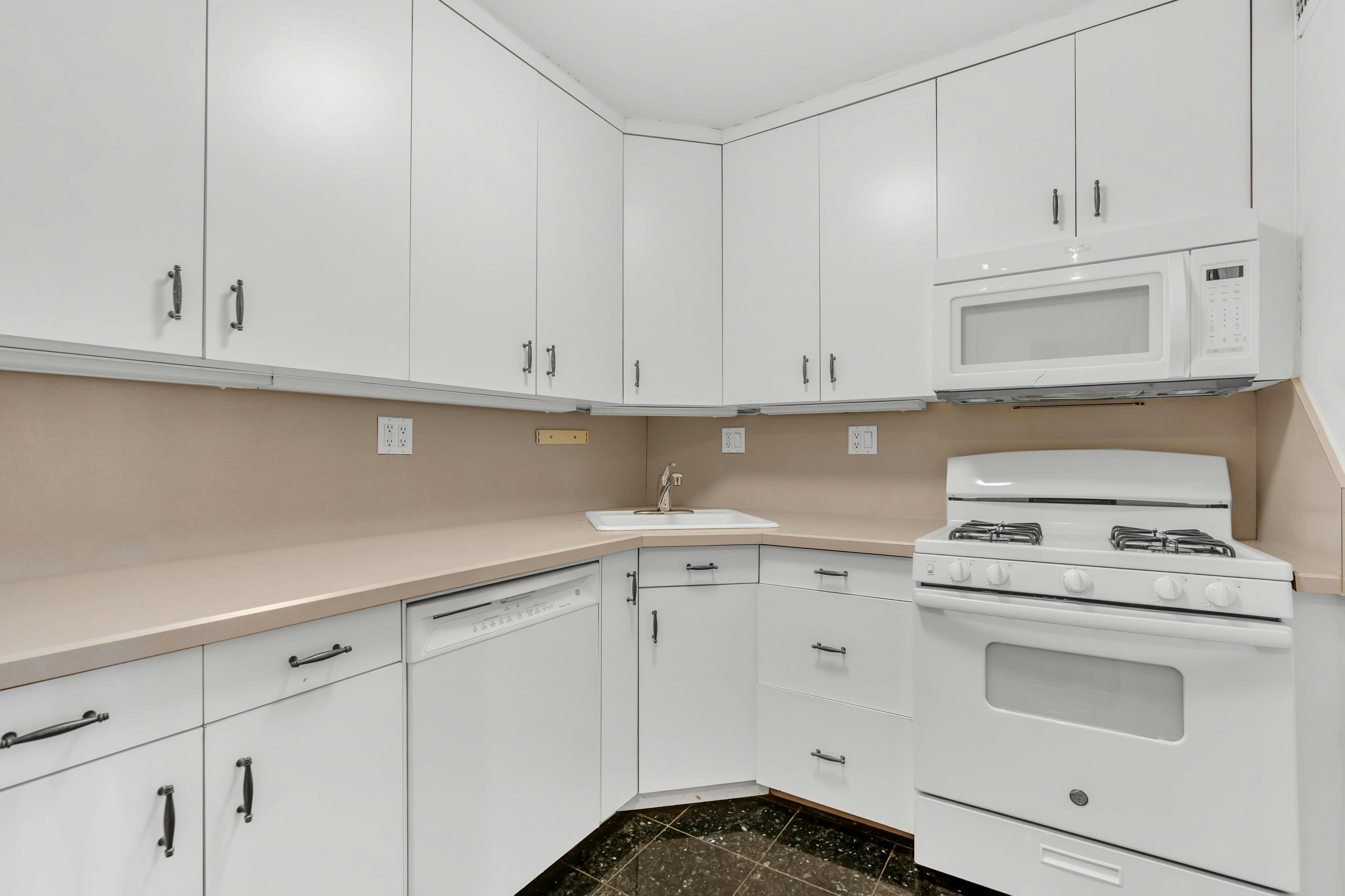 2100 Linwood Avenue Unit# 23E