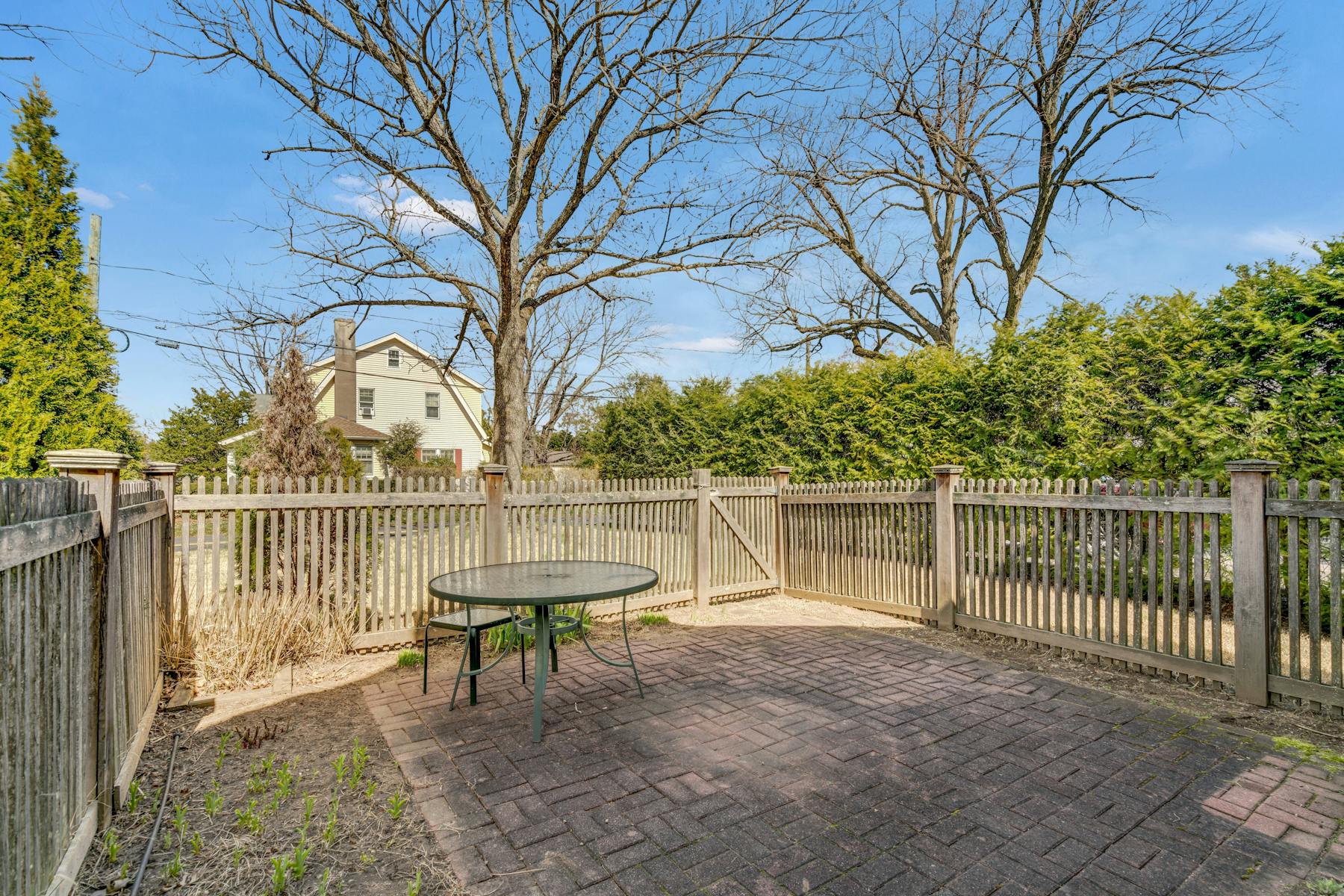 331 North Pleasant Avenue 