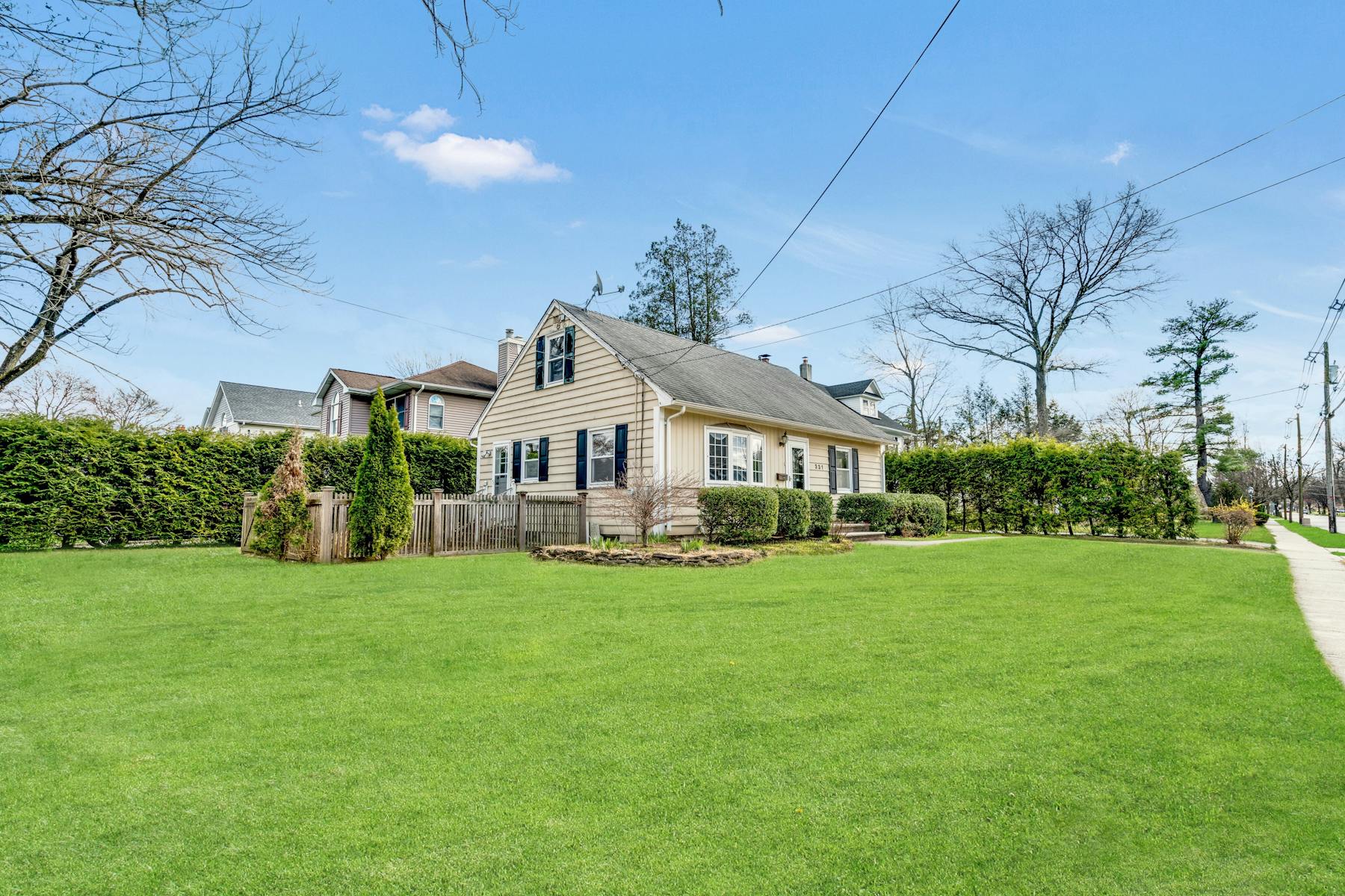 331 North Pleasant Avenue 