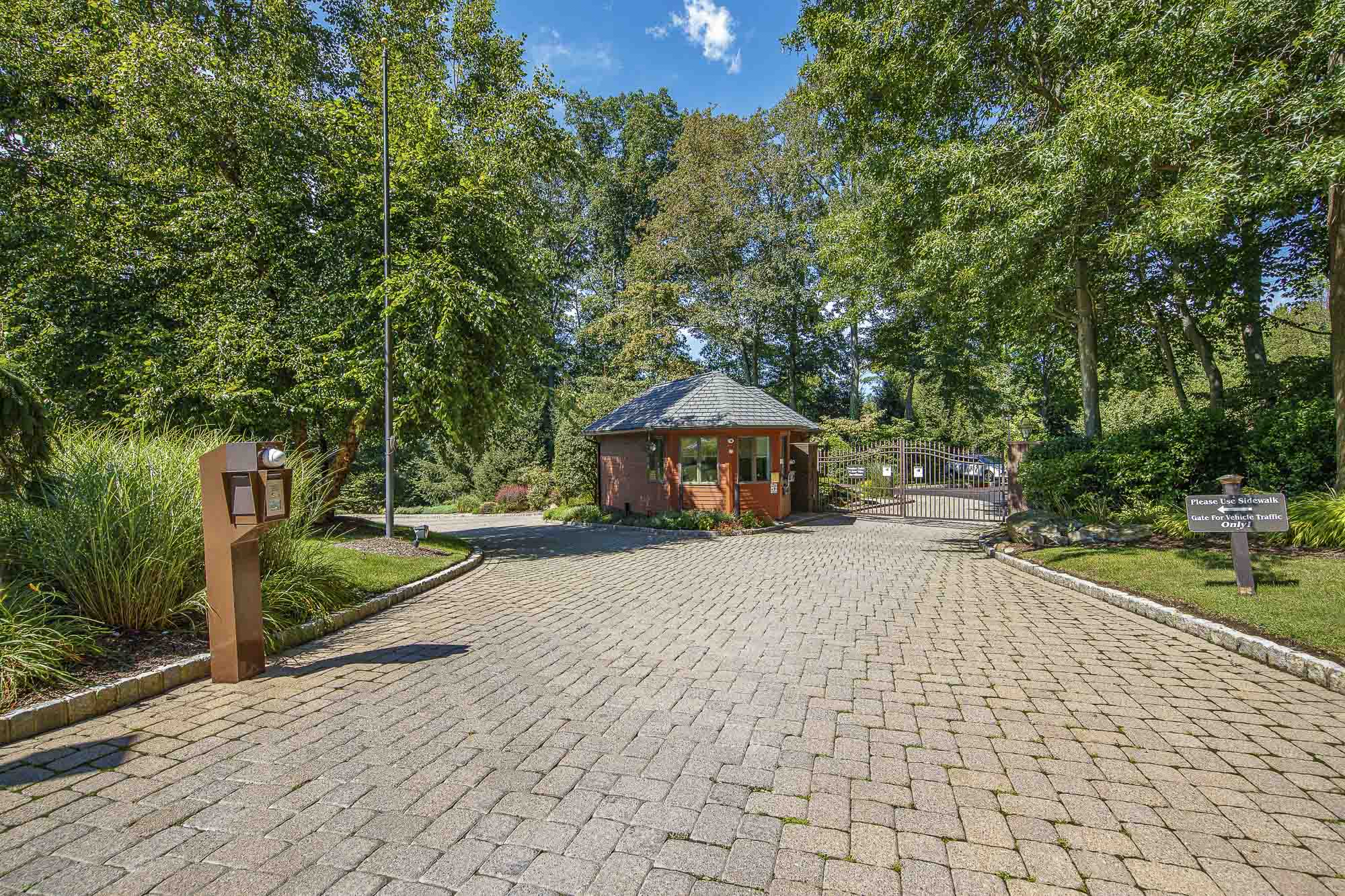 40 Hidden Ledge Road