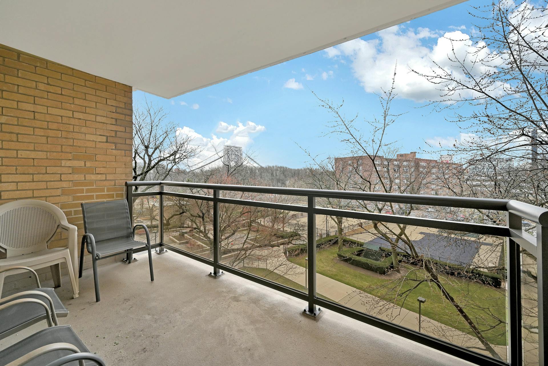 2200 North Central Road Unit# 4M