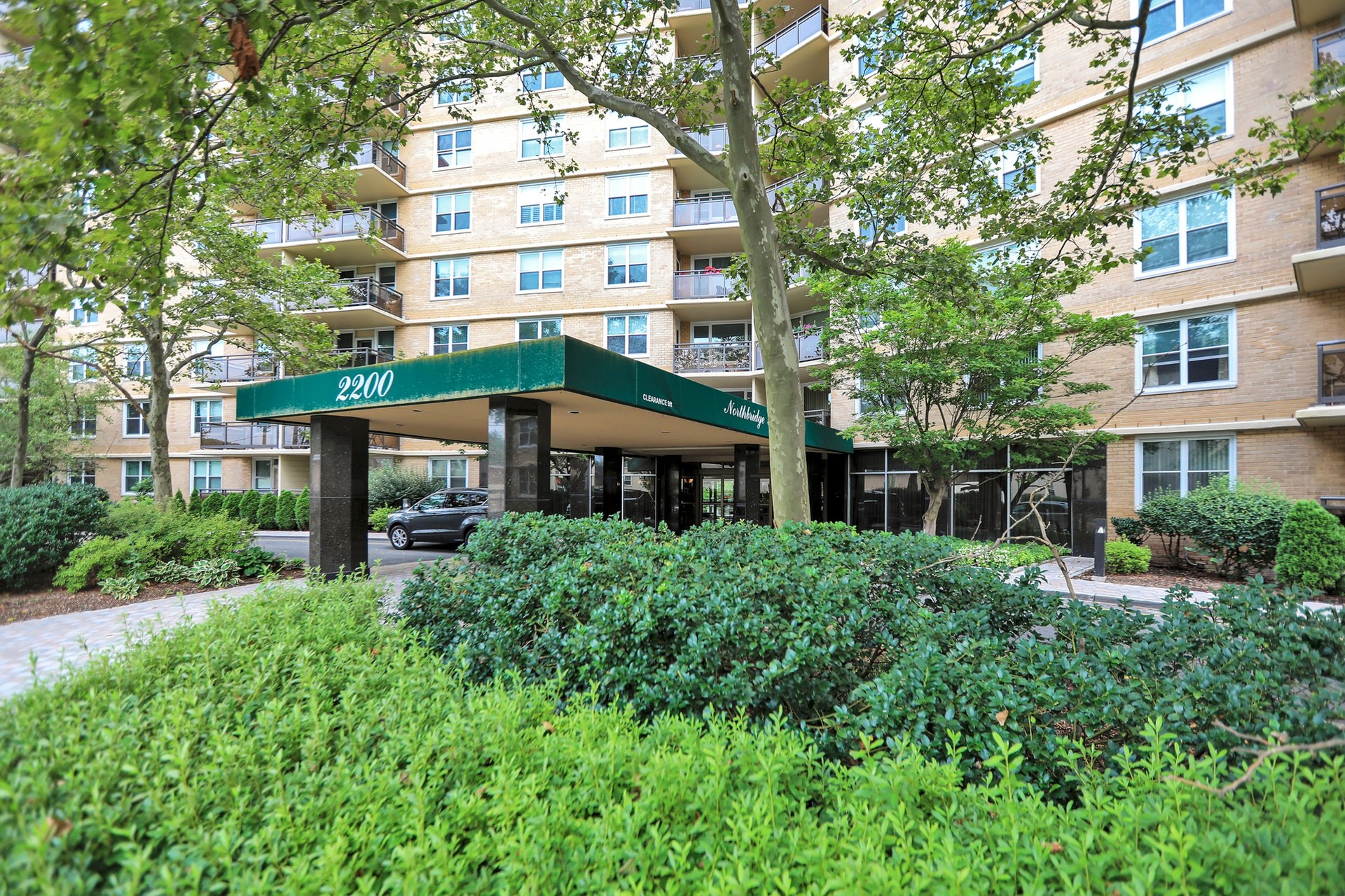 2200 North Central Road Unit# 4M