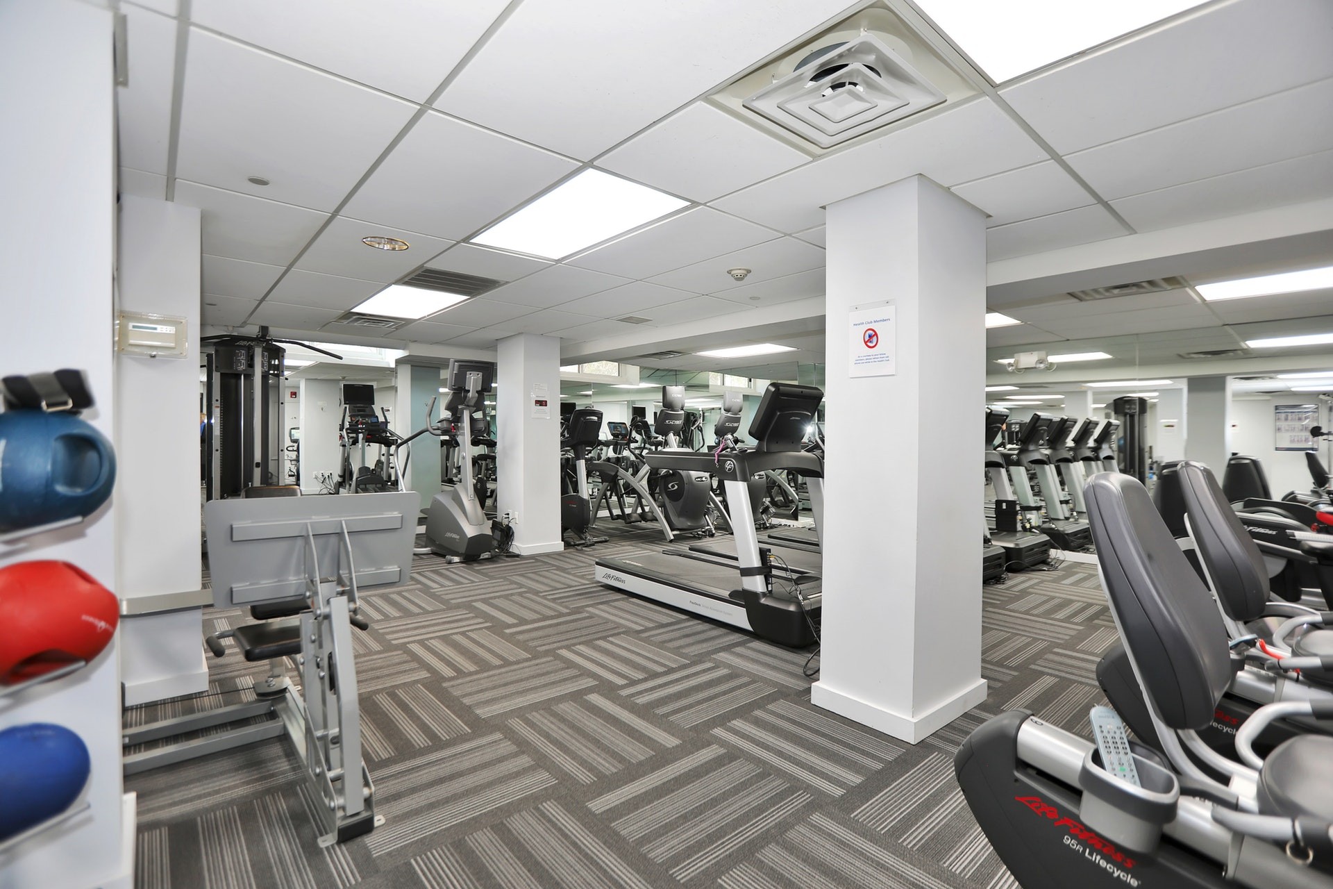 2200 North Central Road Unit# 4M