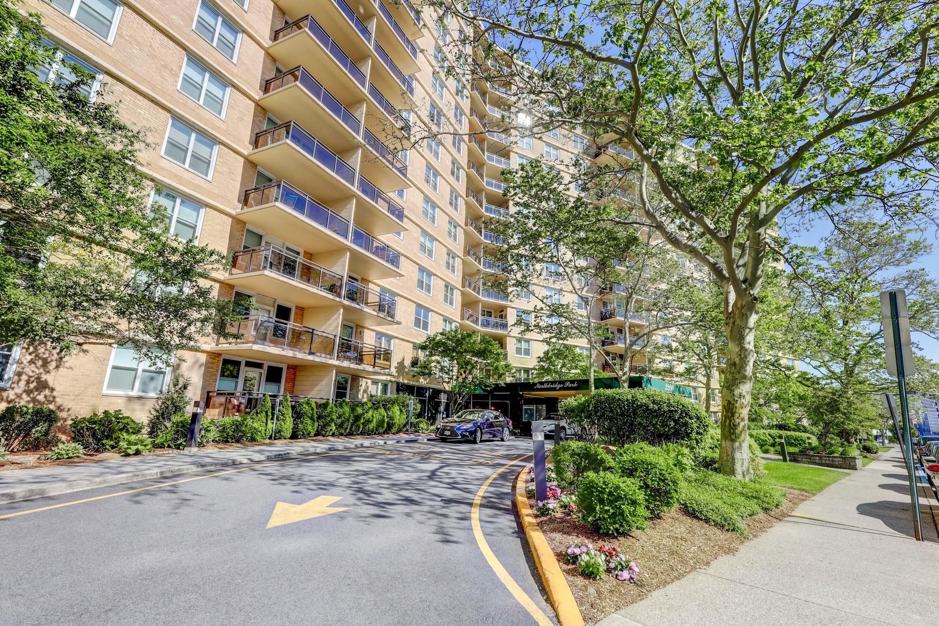 2200 North Central Road Unit# 4M