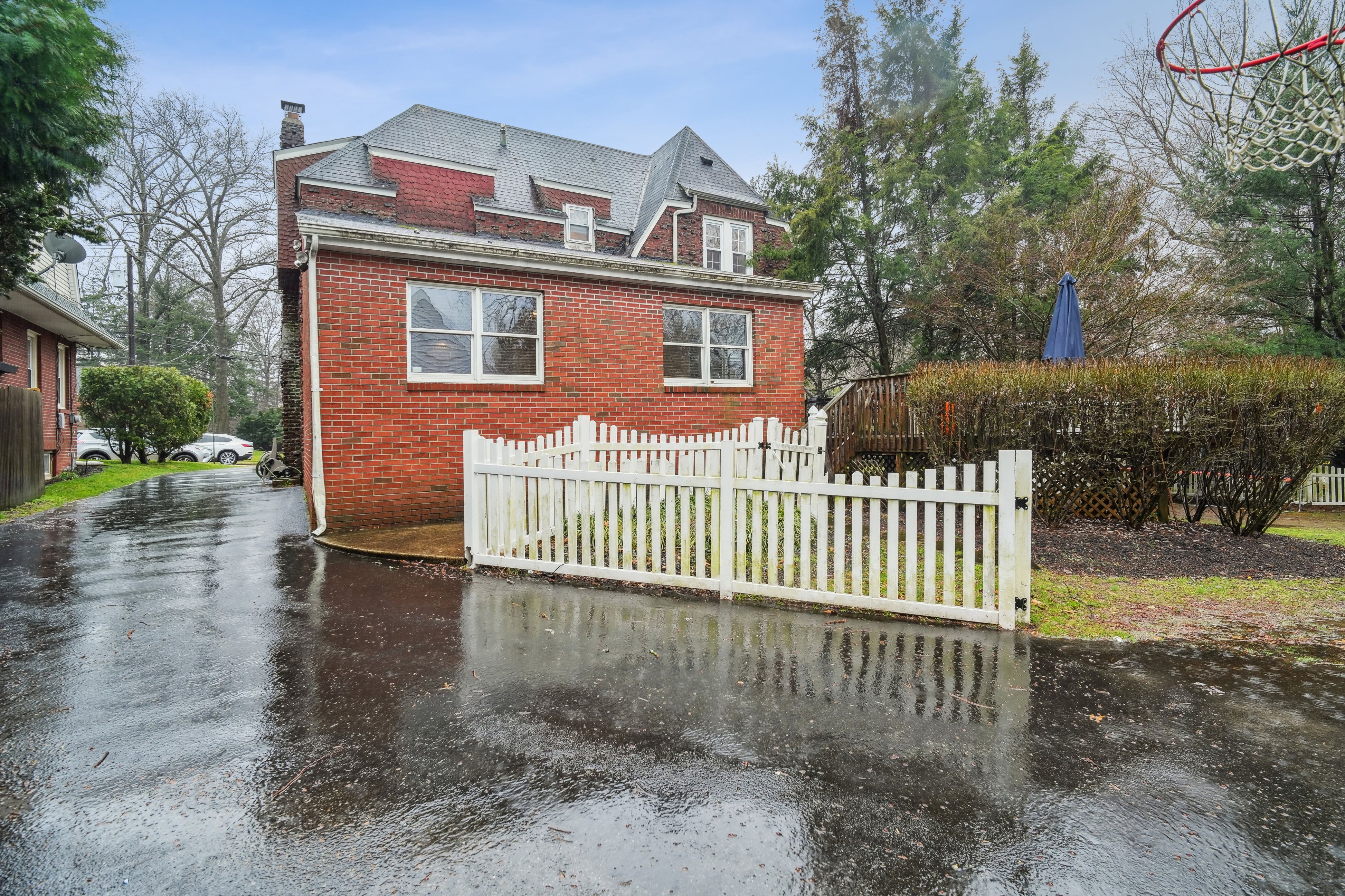 143 Holland Avenue 