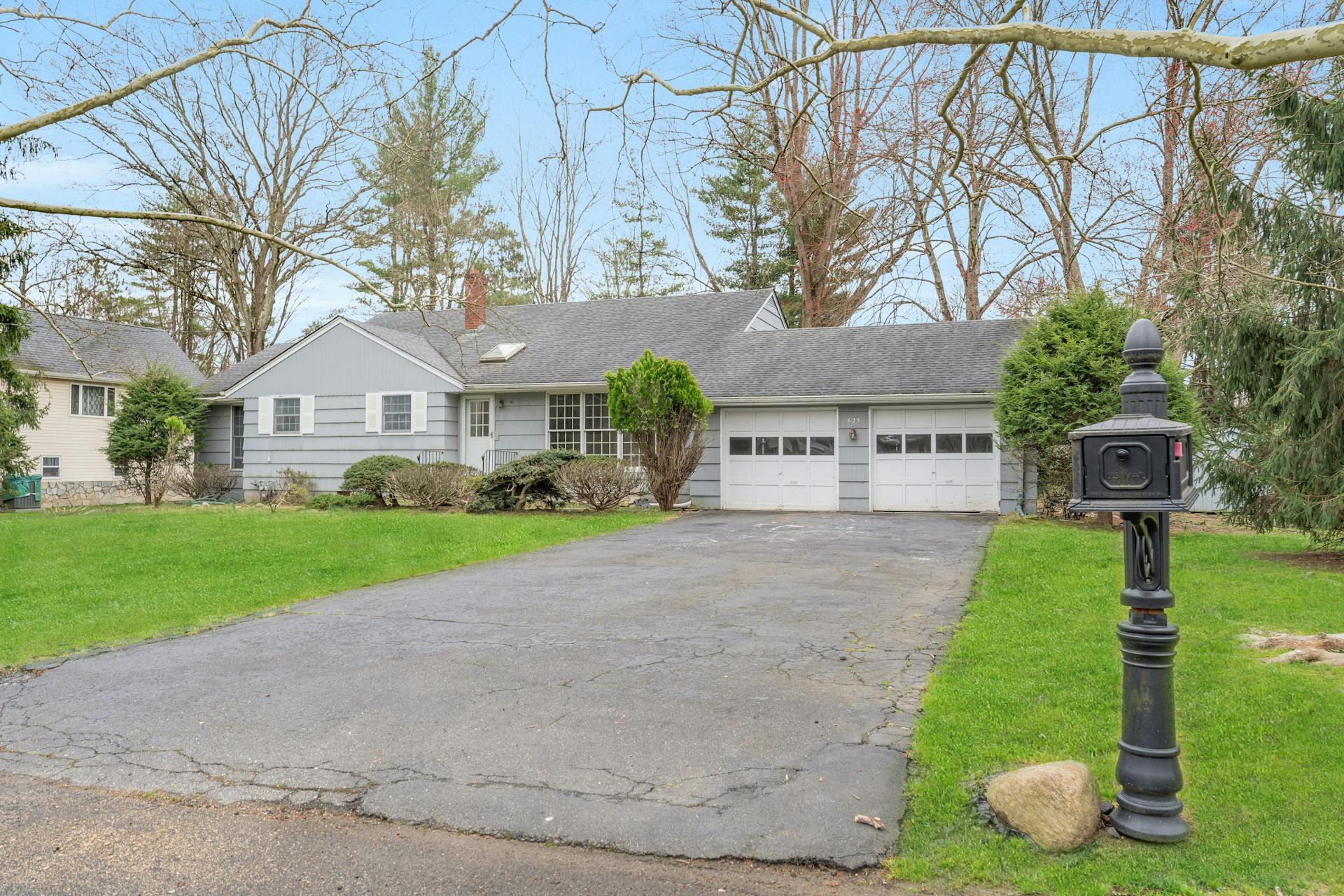 625 Blakeney Place