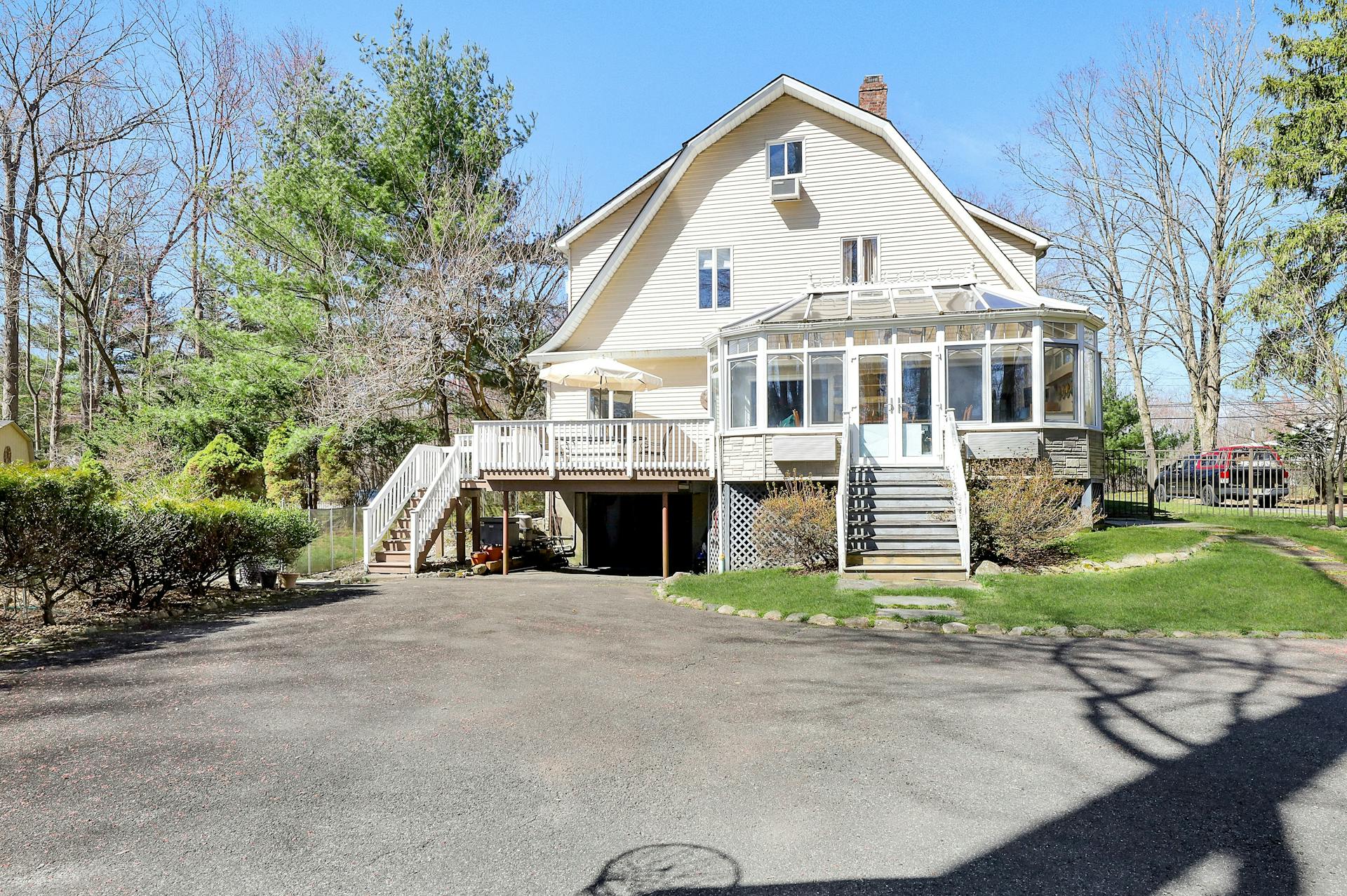 1075 High Mountain Road