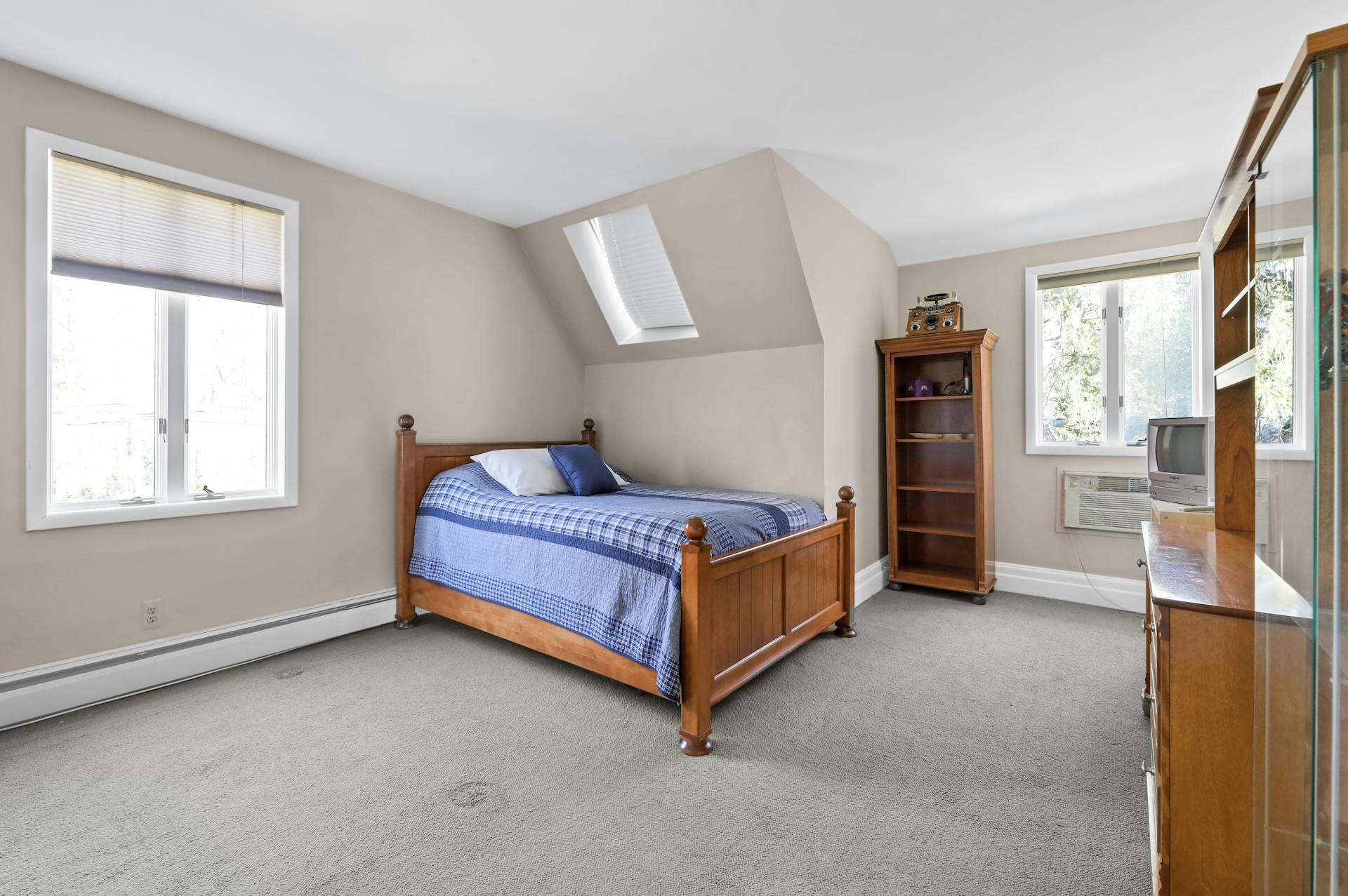 1075 High Mountain Road