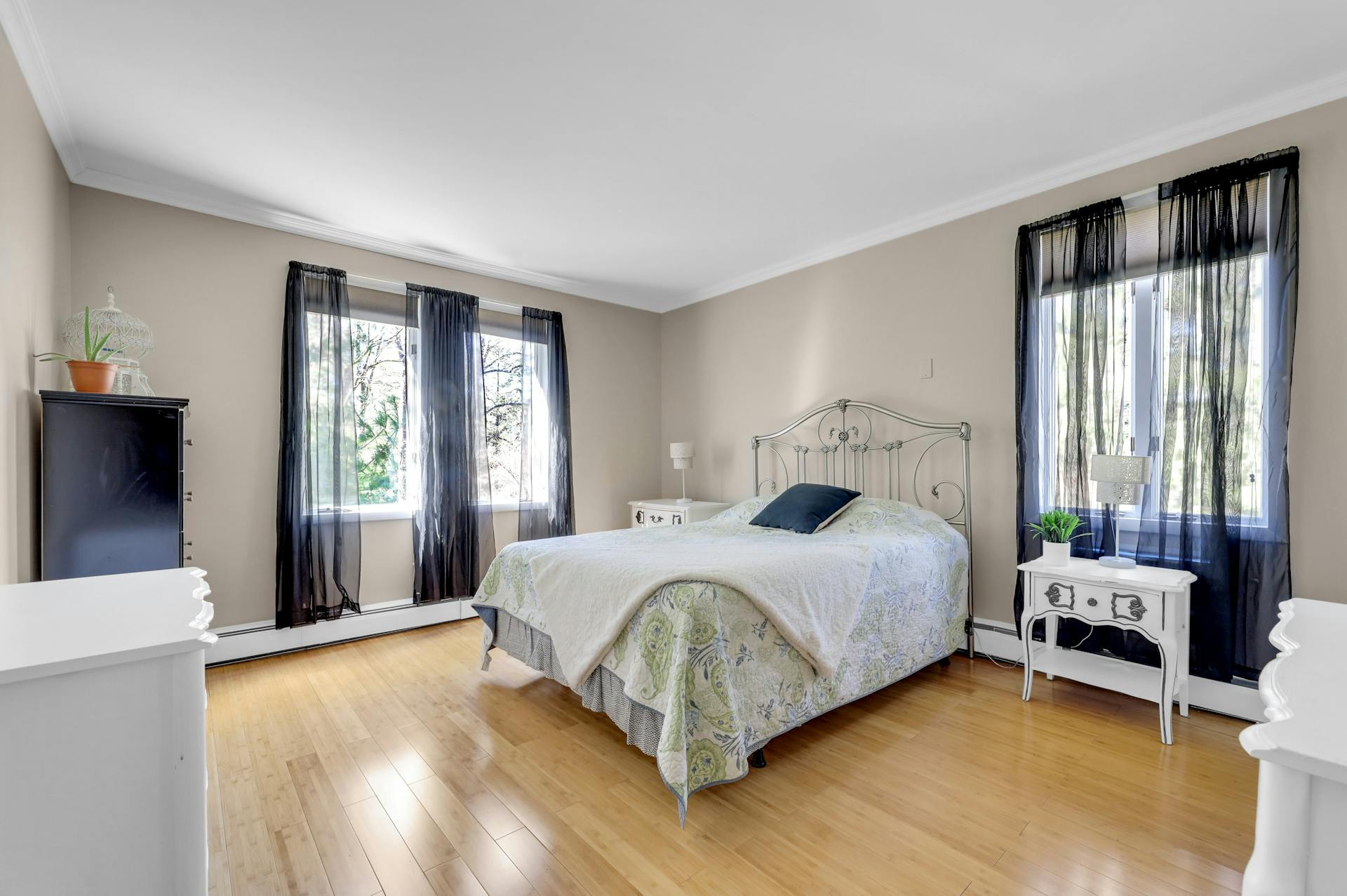1075 High Mountain Road