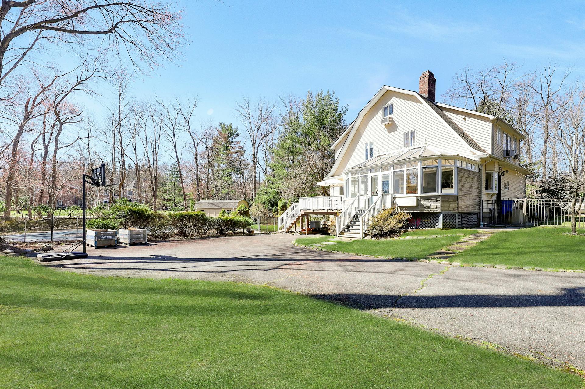 1075 High Mountain Road