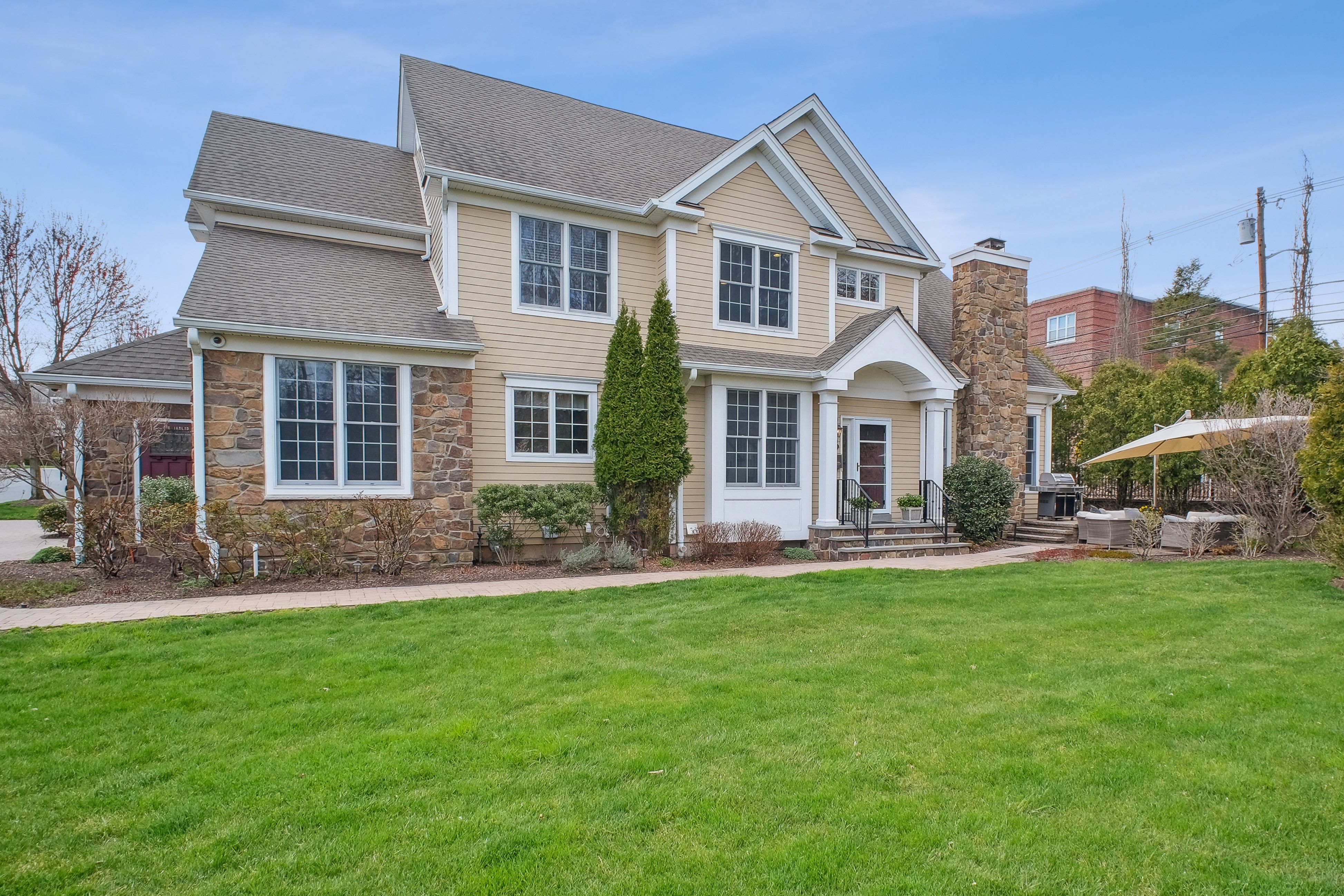 23 Woodstone Circle 