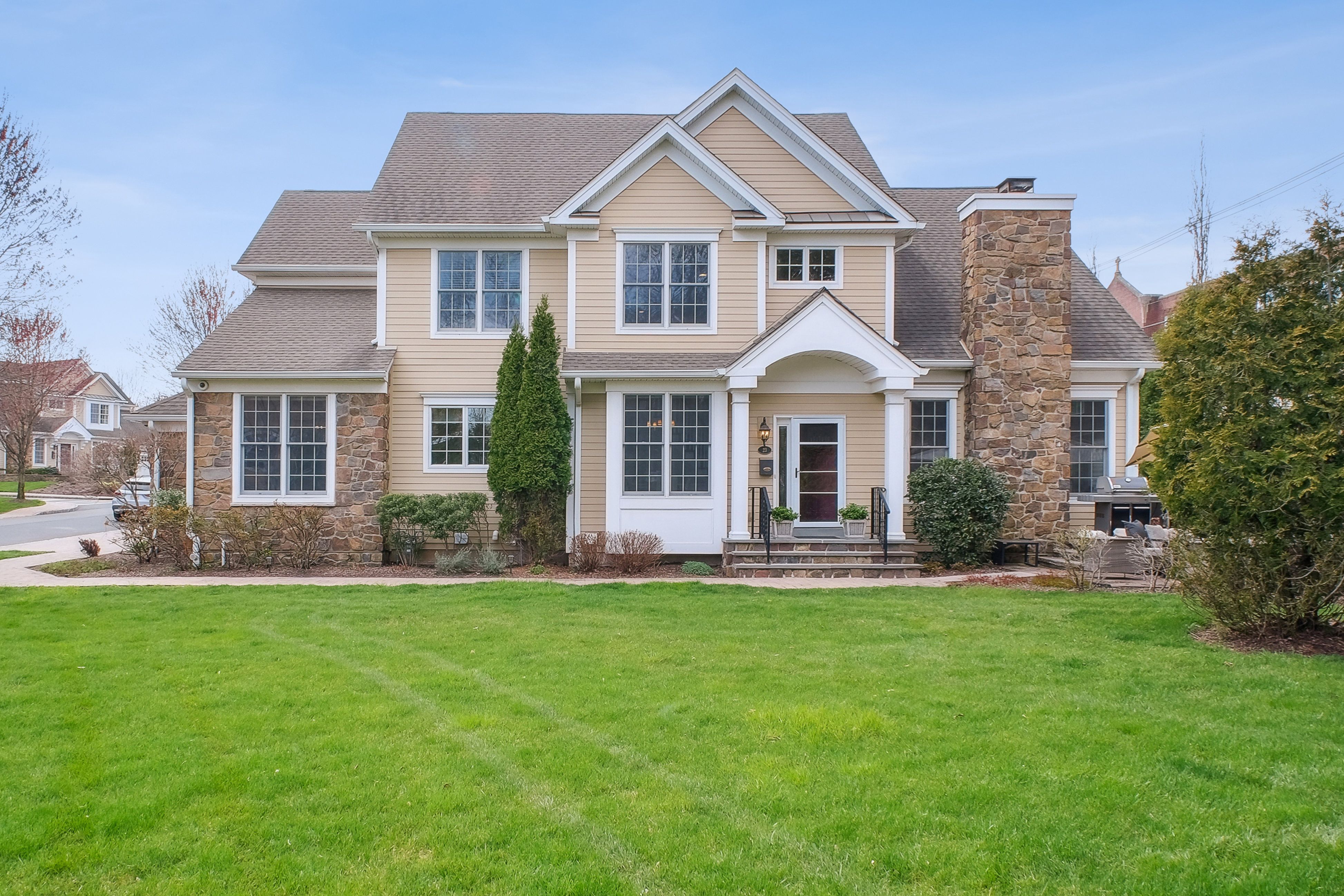 23 Woodstone Circle 