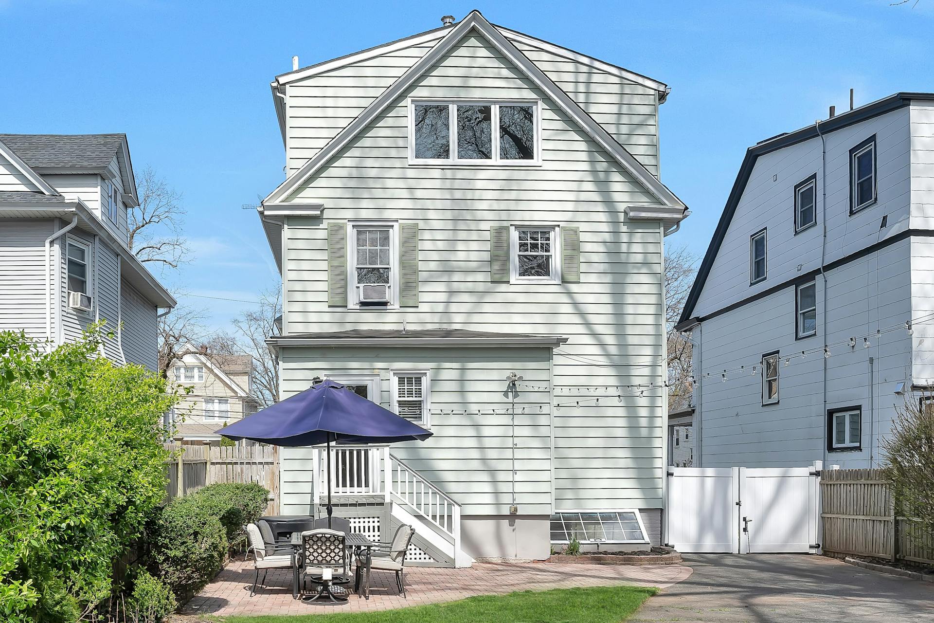 84 Maolis Avenue