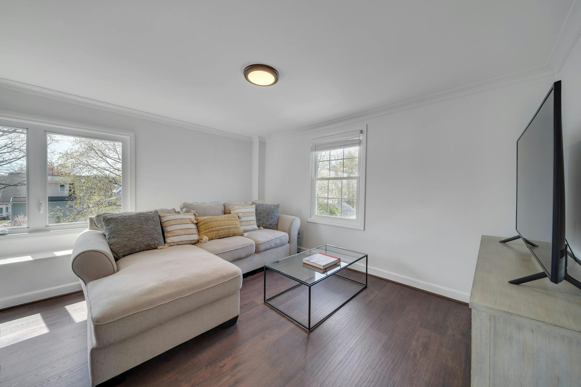 84 Maolis Avenue