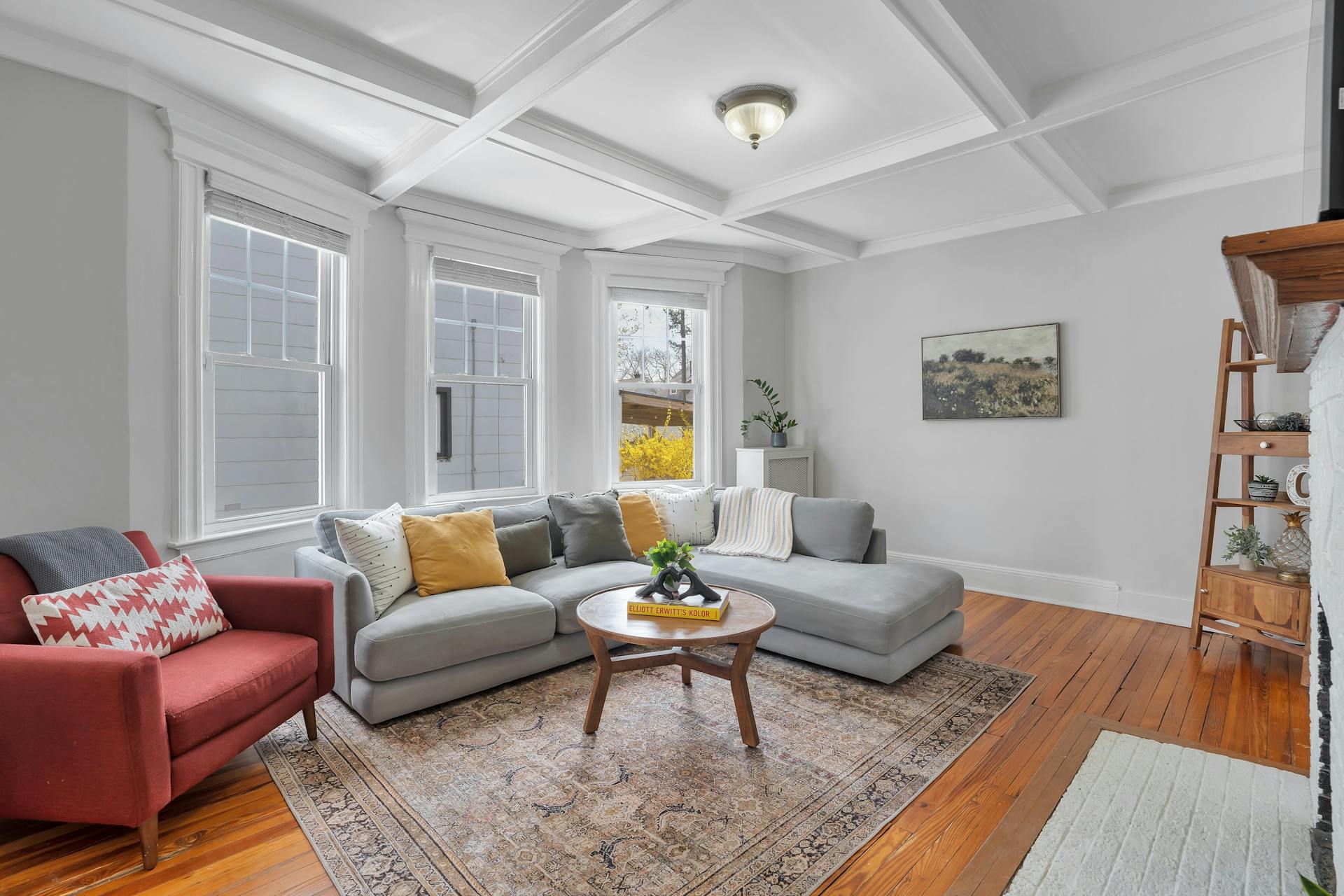 84 Maolis Avenue