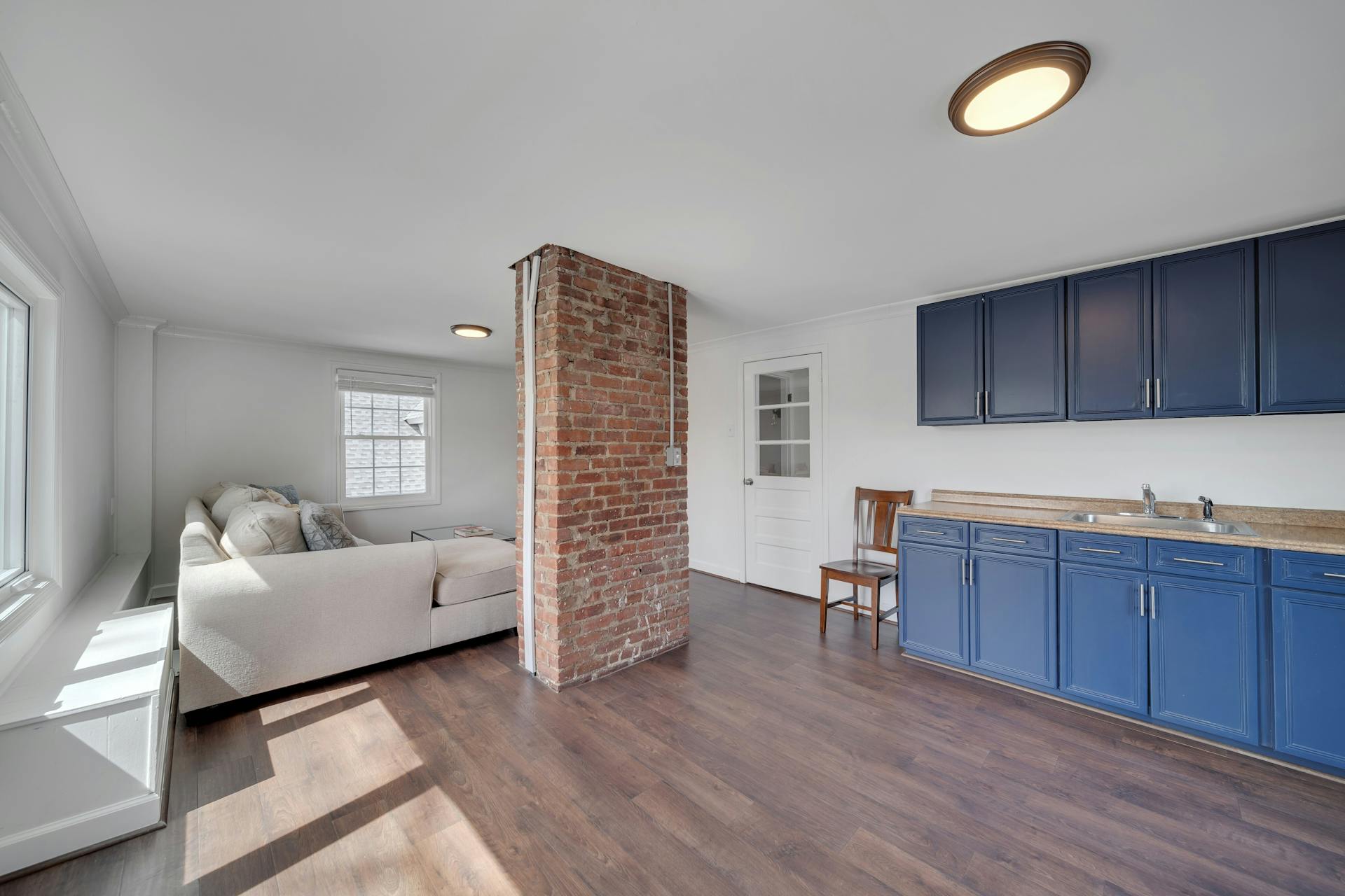84 Maolis Avenue