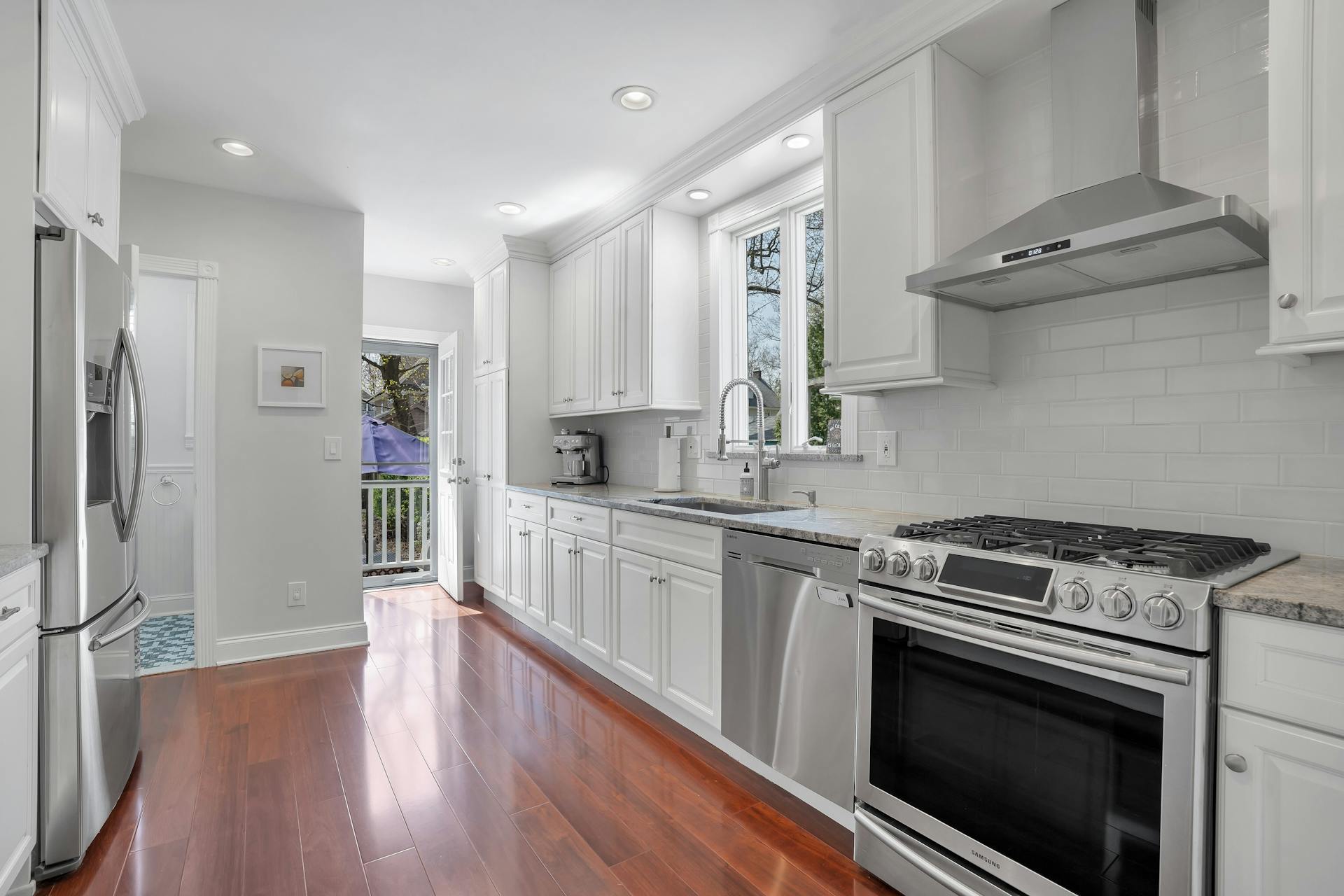 84 Maolis Avenue
