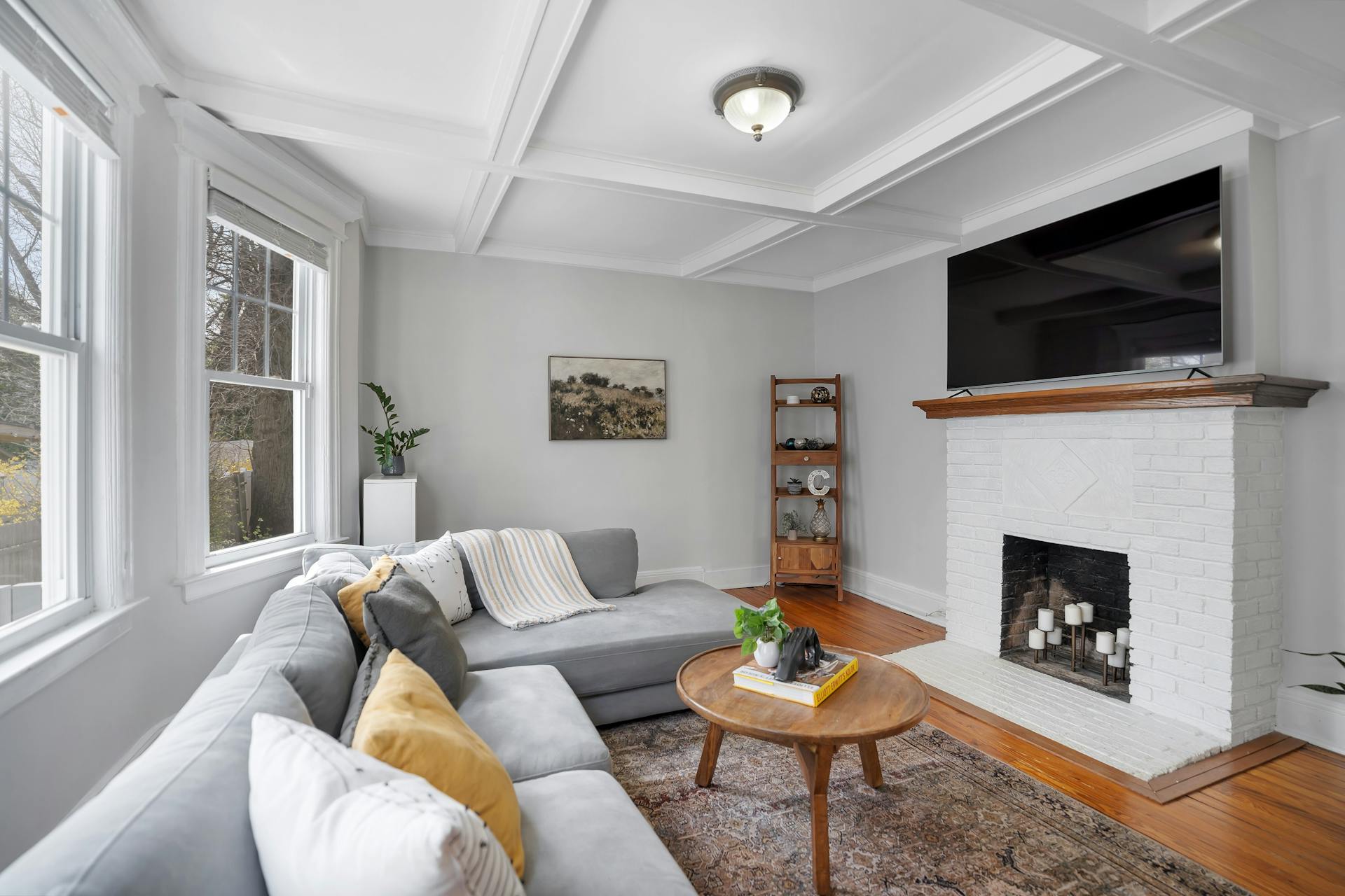 84 Maolis Avenue