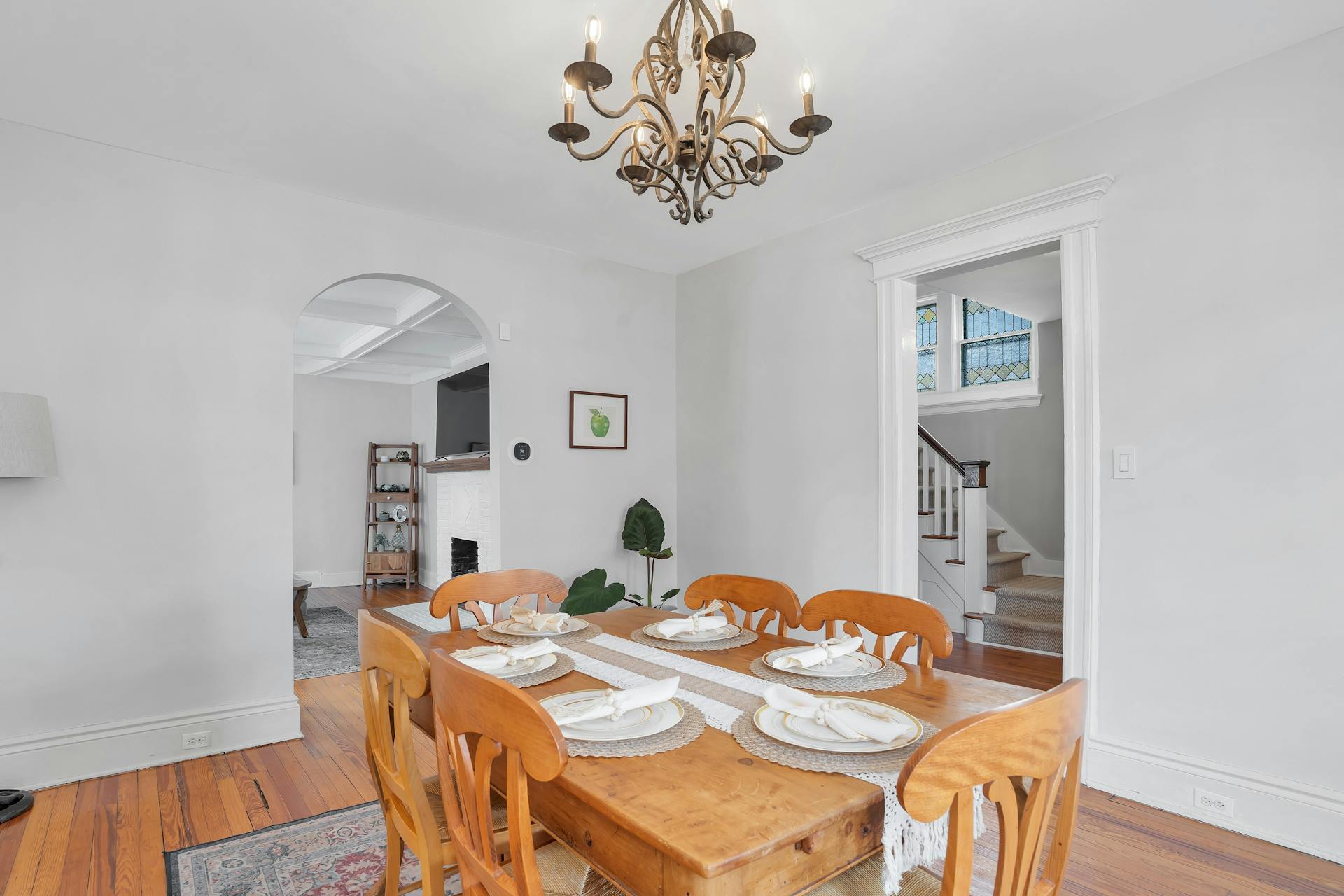 84 Maolis Avenue