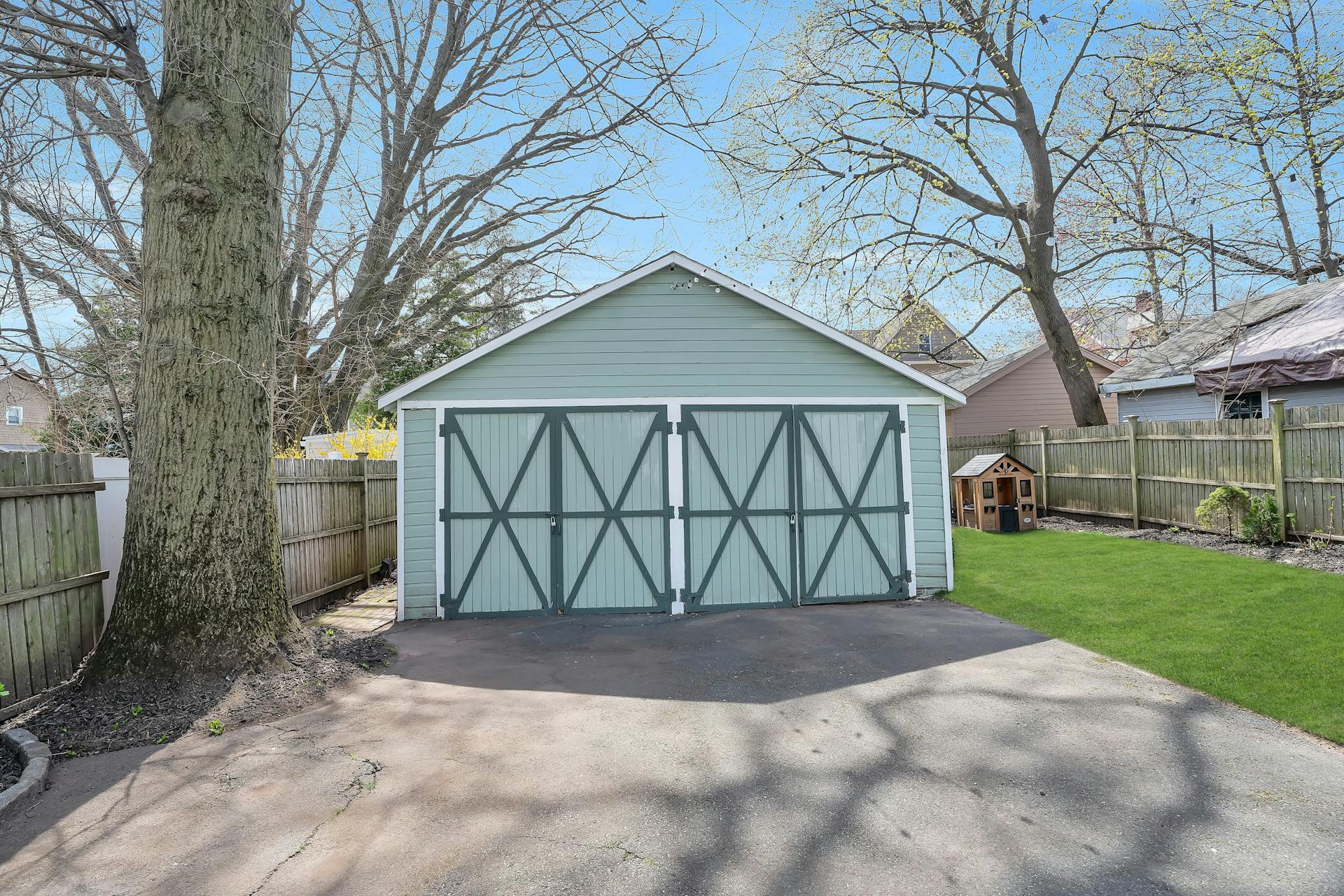 84 Maolis Avenue