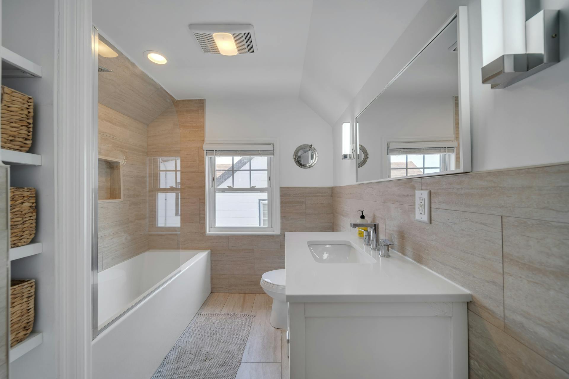 84 Maolis Avenue